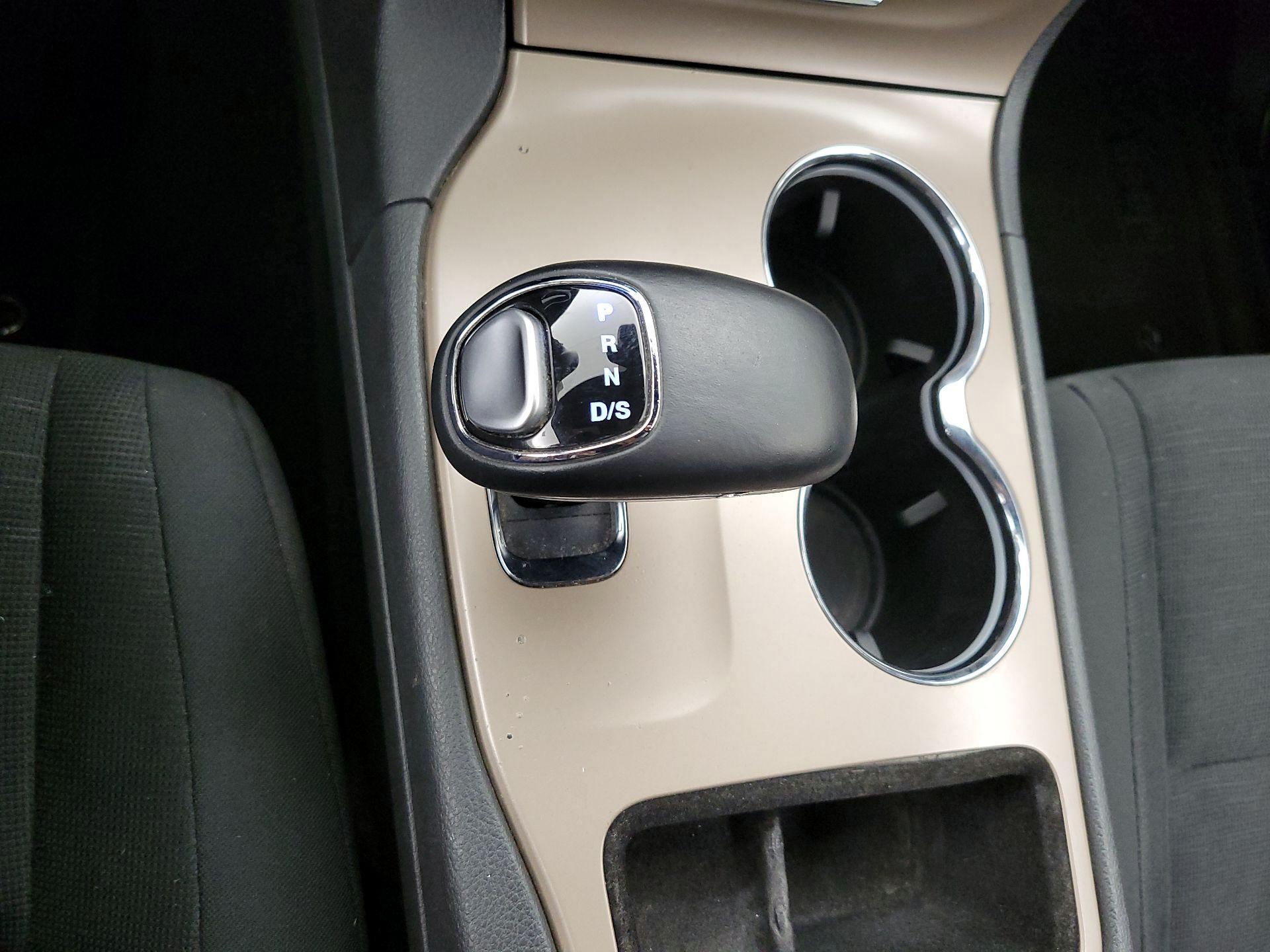 Thumbnail: 2015 Jeep Grand Cherokee - 16
