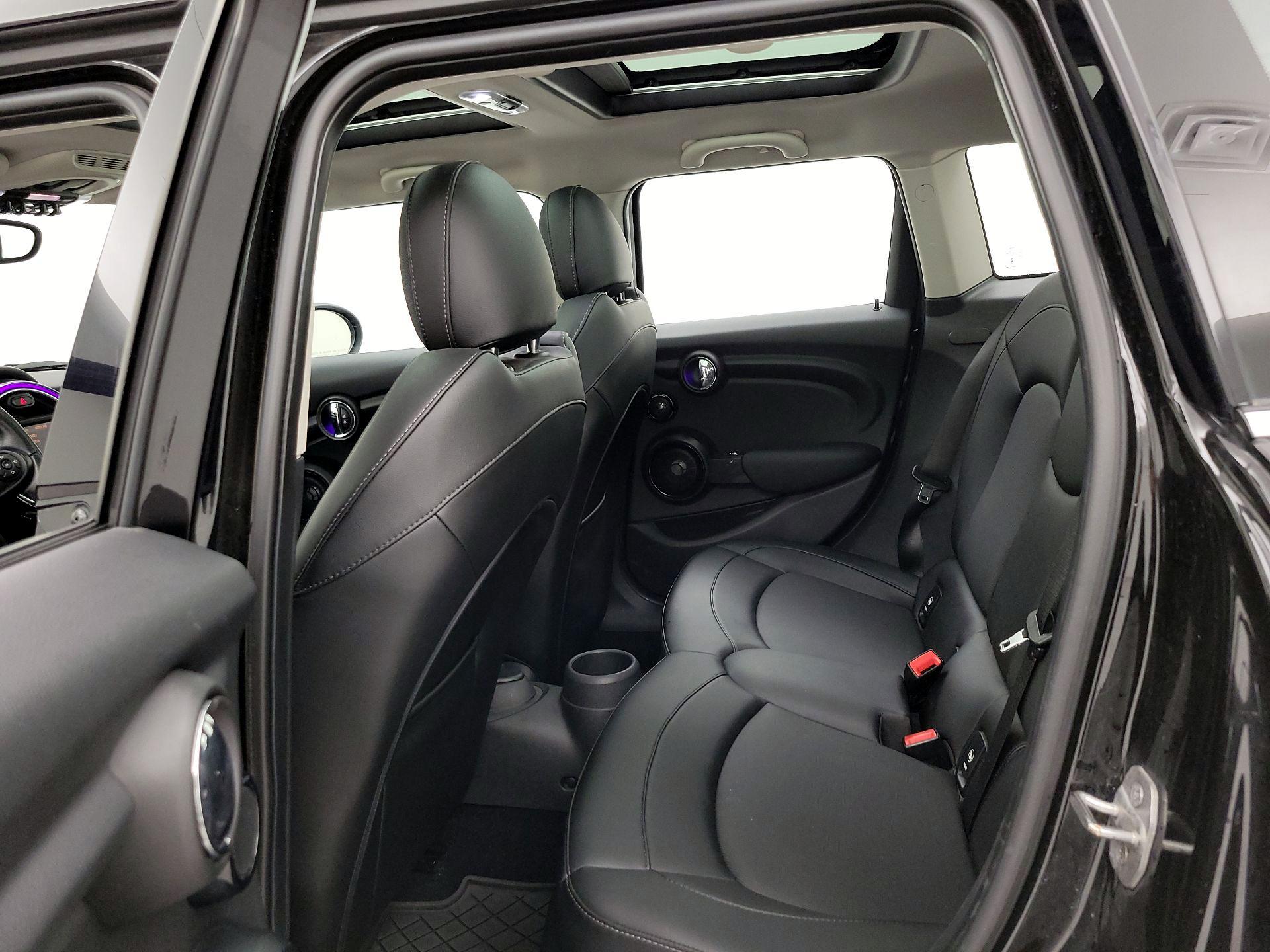 Thumbnail: 2017 MINI Cooper Hardtop - 19
