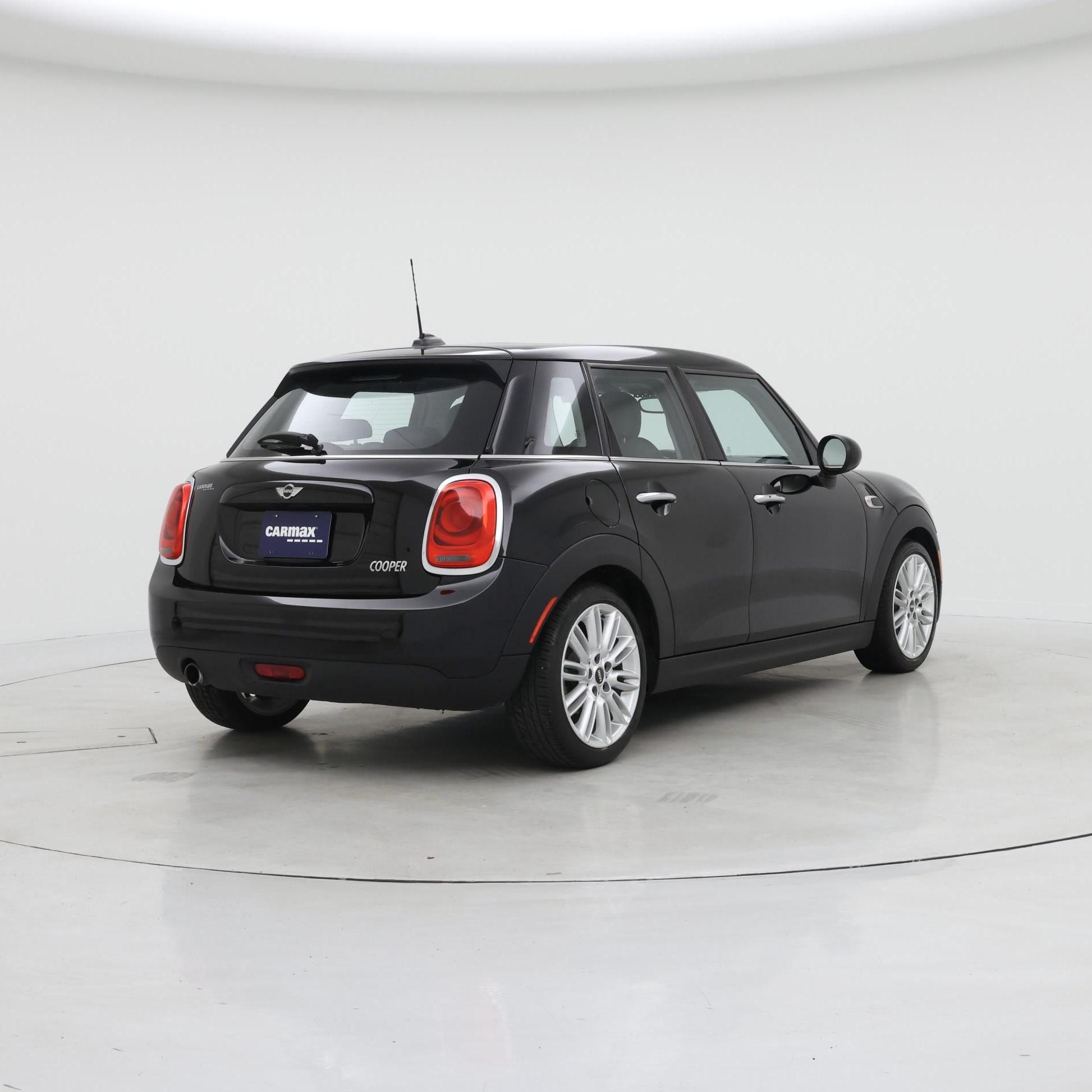 Thumbnail: 2017 MINI Cooper Hardtop - 8