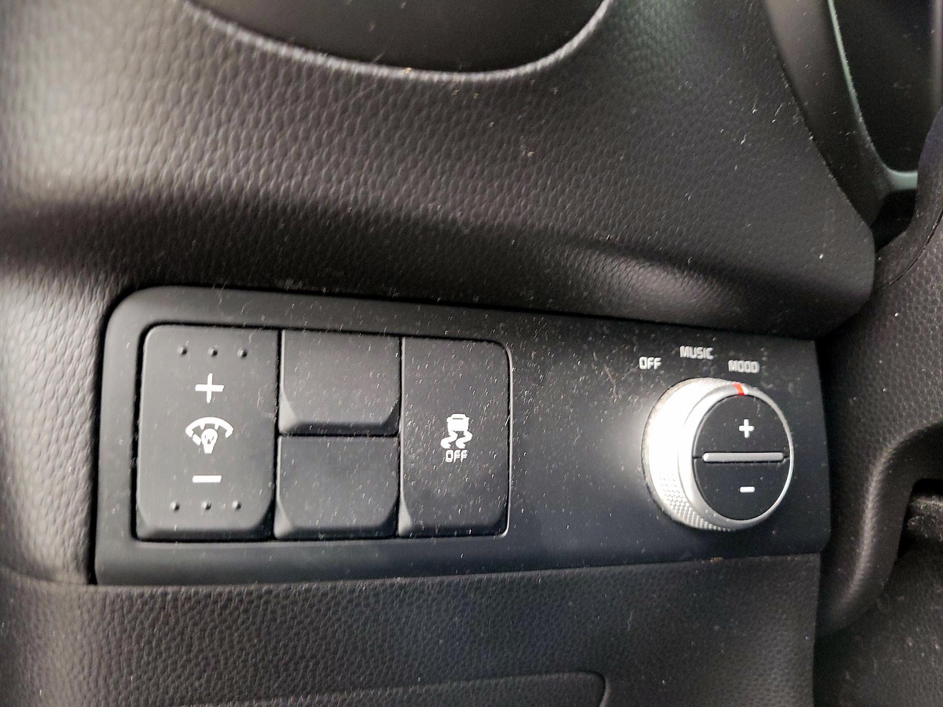 Thumbnail: 2014 Kia Soul - 13
