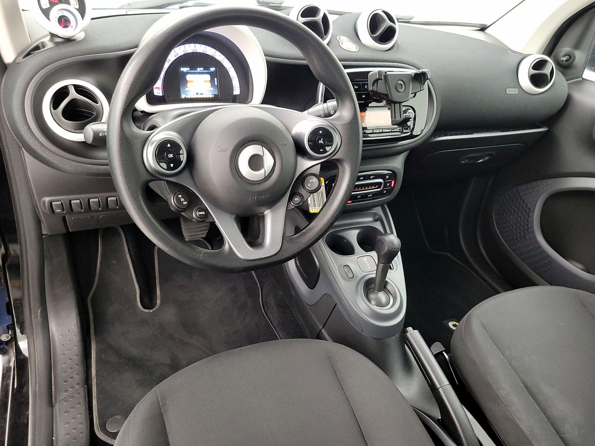 Thumbnail: 2016 smart fortwo - 9