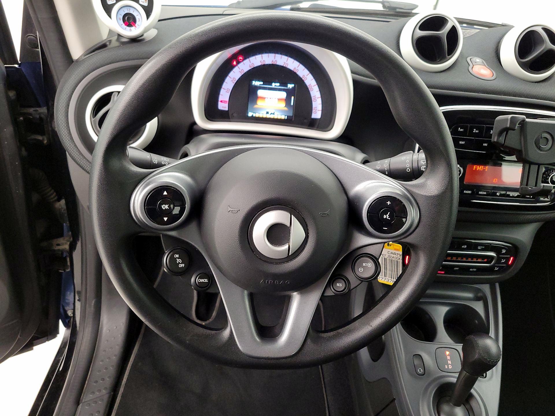 Thumbnail: 2016 smart fortwo - 10