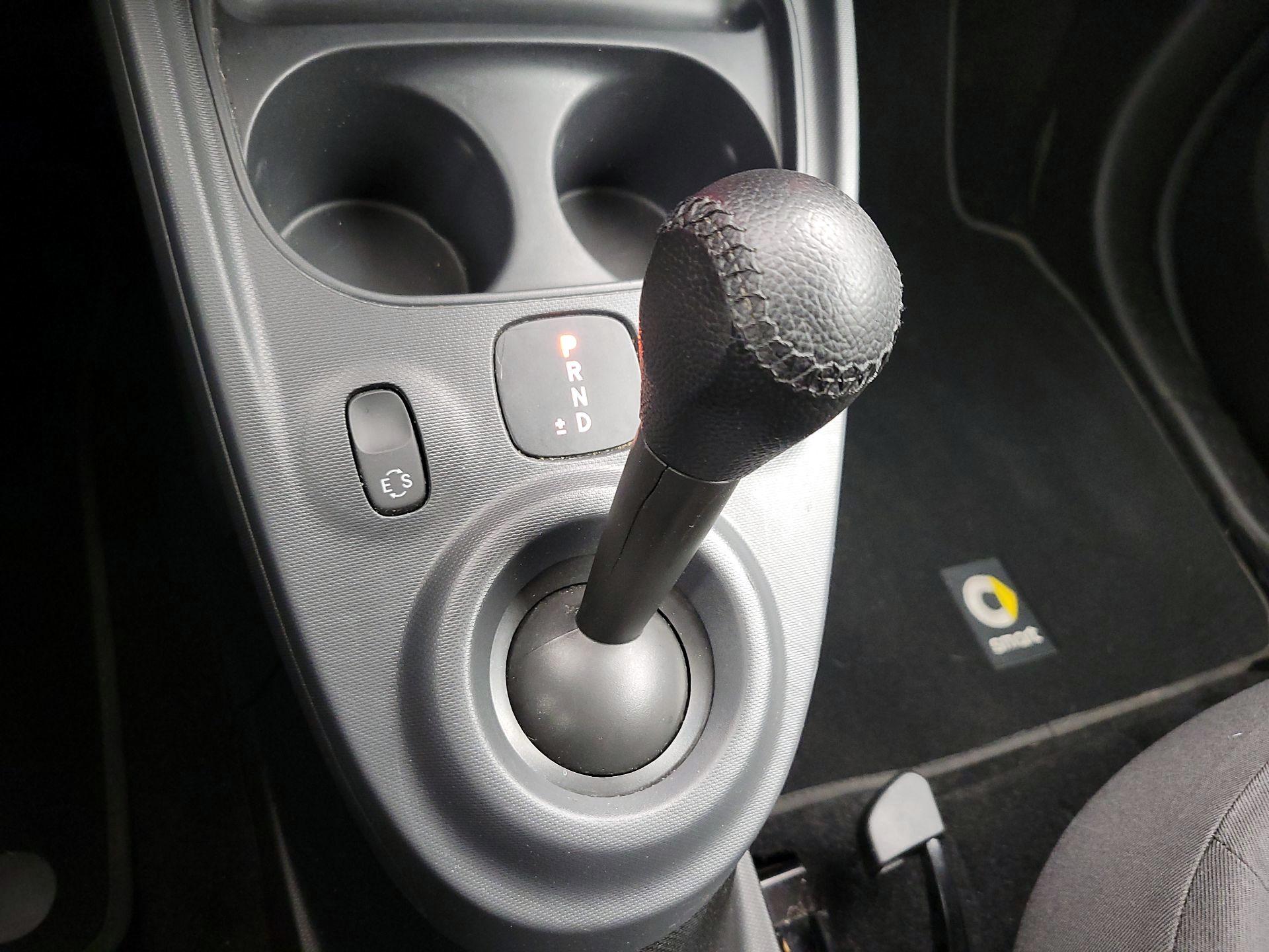 Thumbnail: 2016 smart fortwo - 16