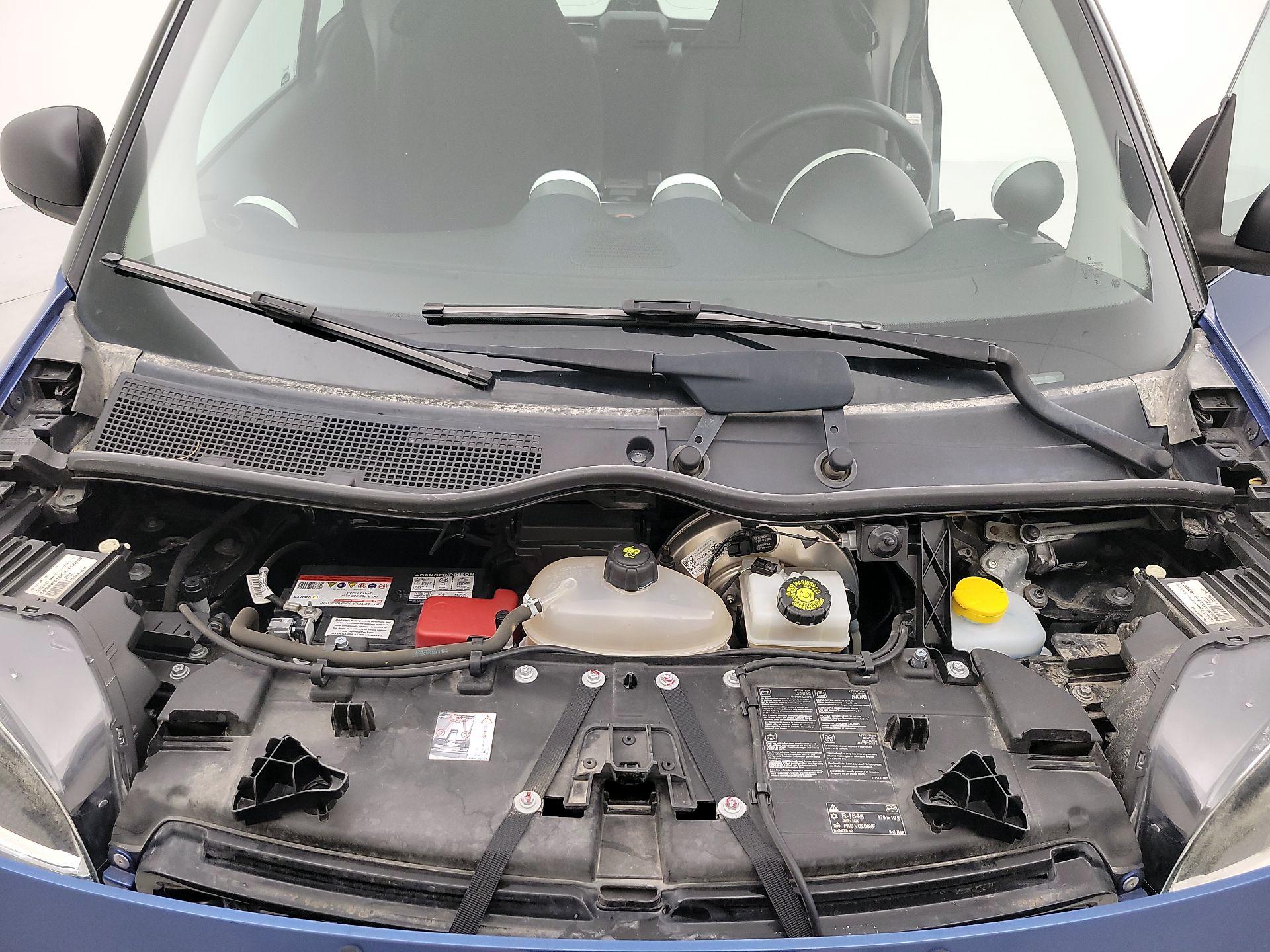 Thumbnail: 2016 smart fortwo - 19