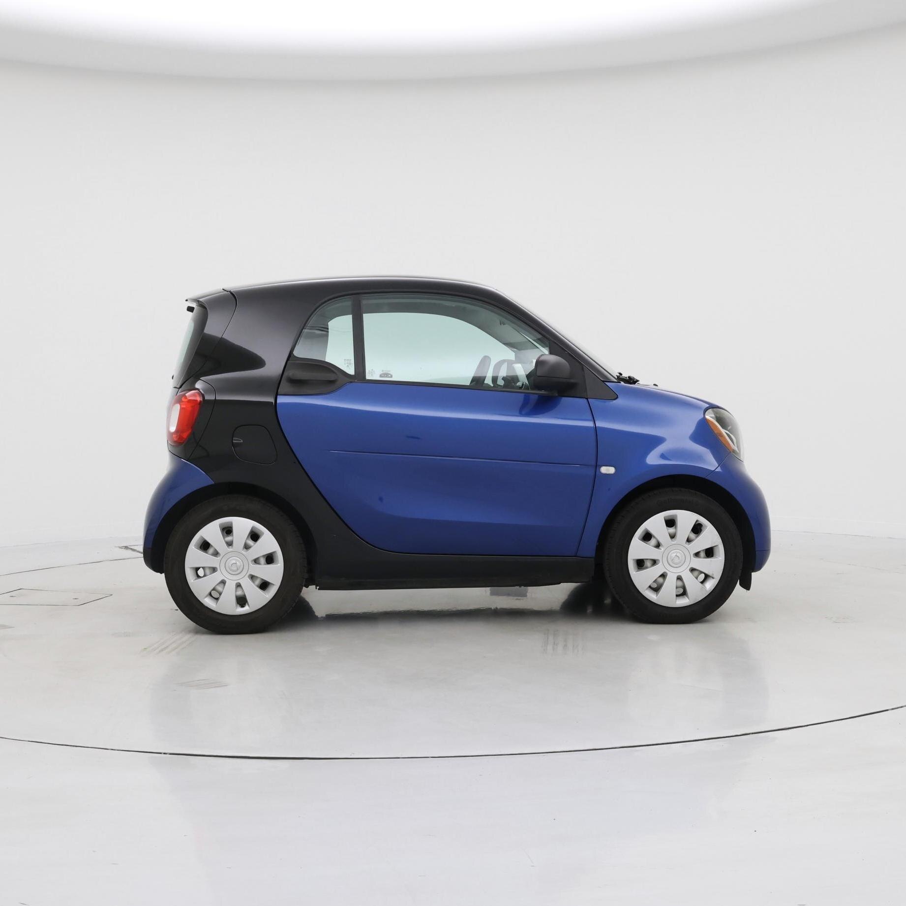 Thumbnail: 2016 smart fortwo - 7
