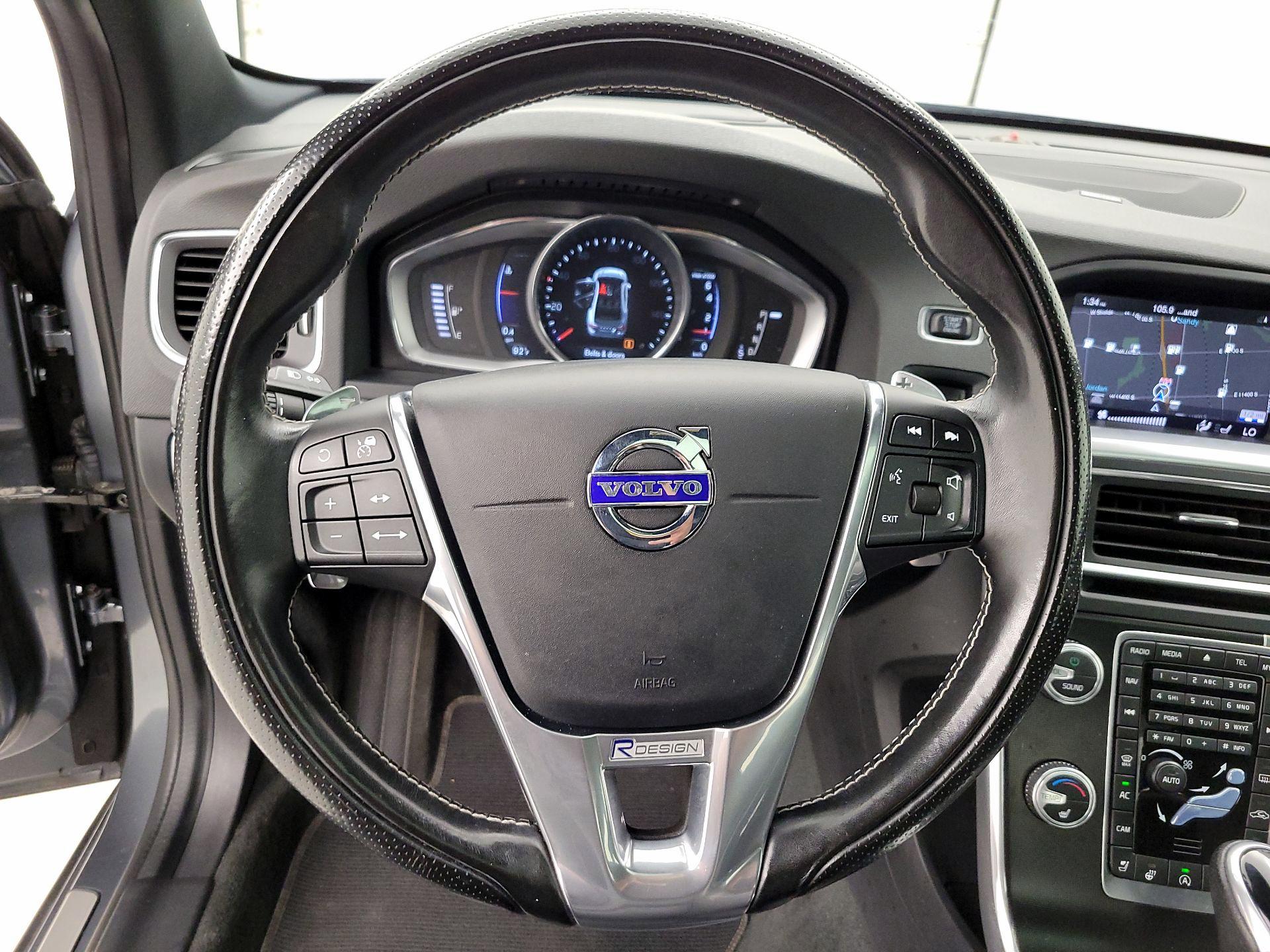 Thumbnail: 2017 Volvo S60 - 10