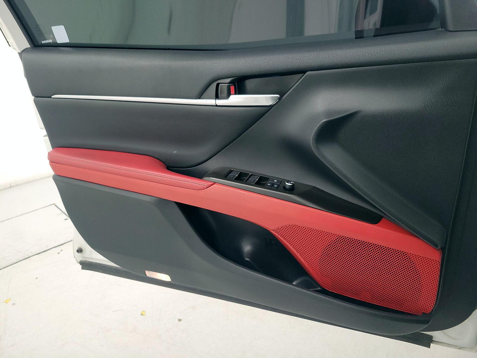 Thumbnail: 2022 Toyota Camry - 12