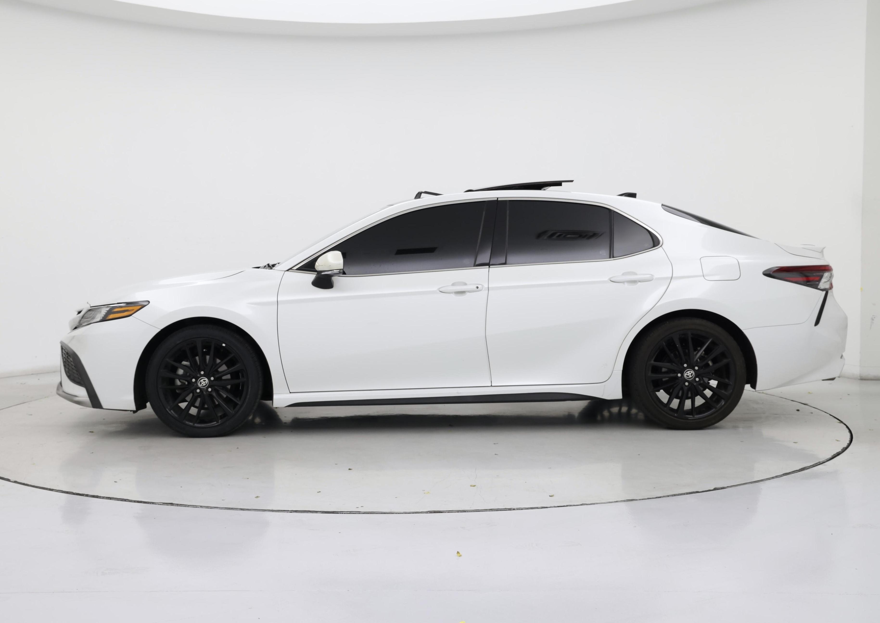 Thumbnail: 2022 Toyota Camry - 3
