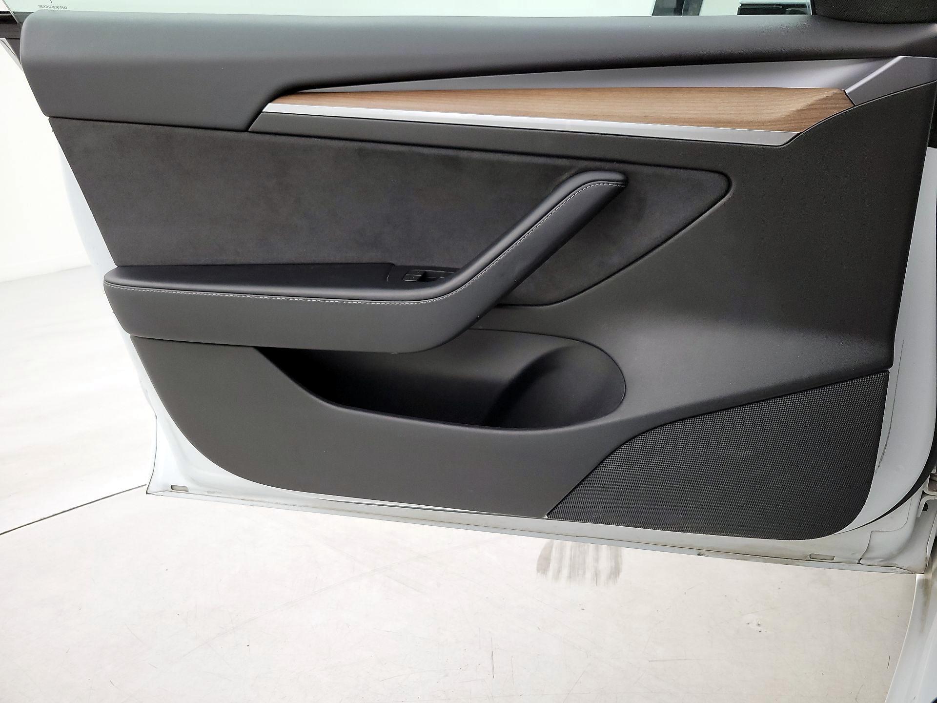 Thumbnail: 2022 Tesla Model 3 - 12