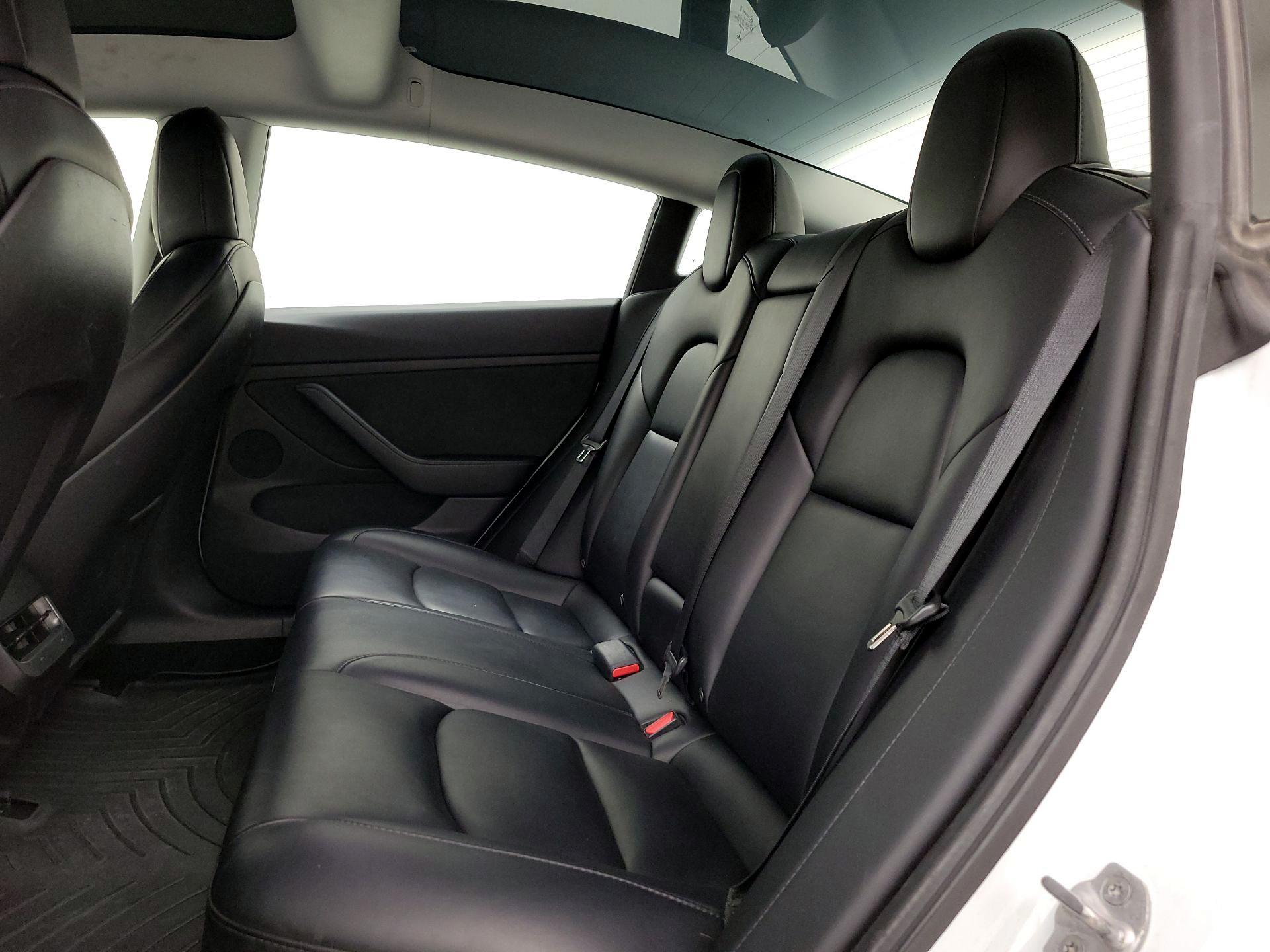 Thumbnail: 2022 Tesla Model 3 - 20