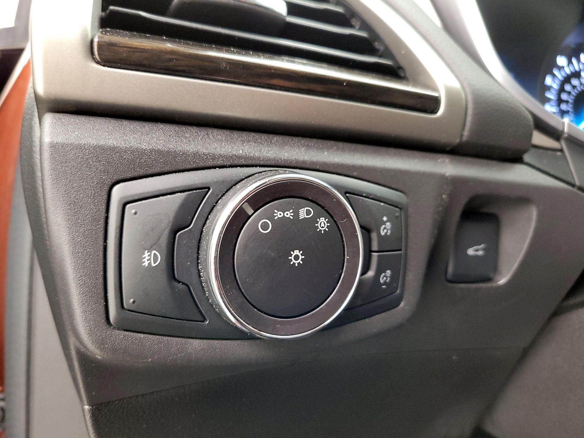 Thumbnail: 2015 Ford Fusion - 13