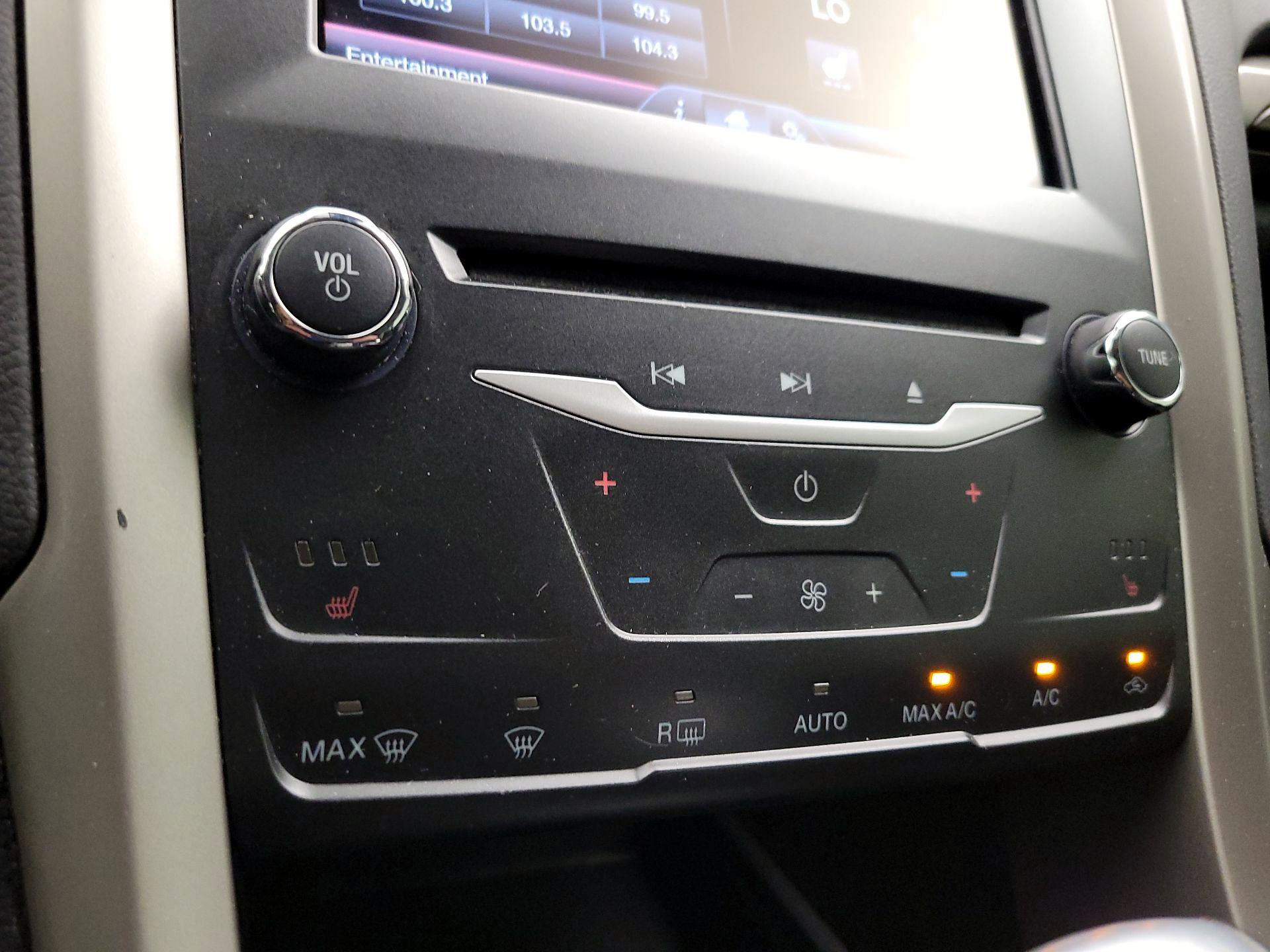 Thumbnail: 2015 Ford Fusion - 17