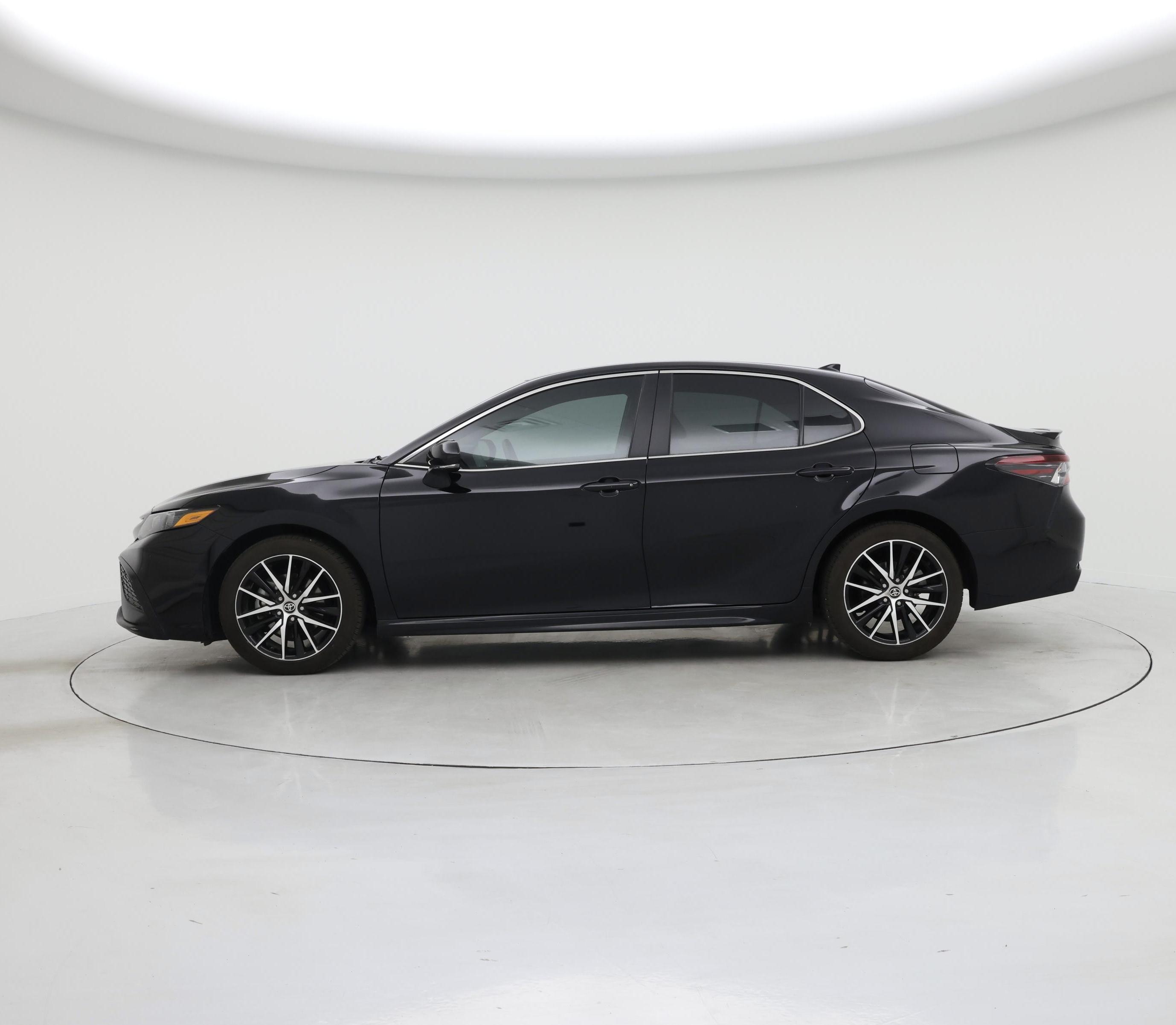 Thumbnail: 2022 Toyota Camry - 3