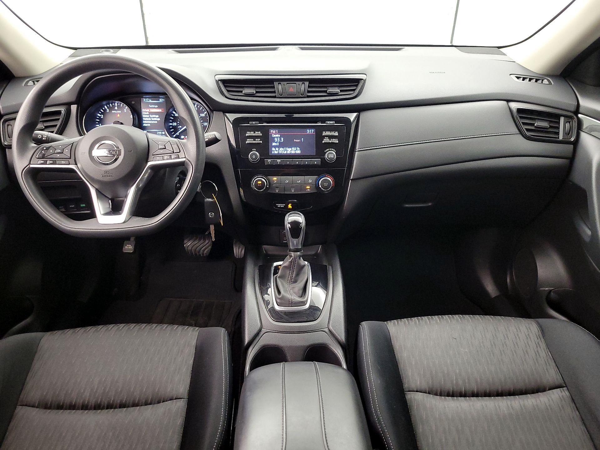 Thumbnail: 2017 Nissan Rogue - 9