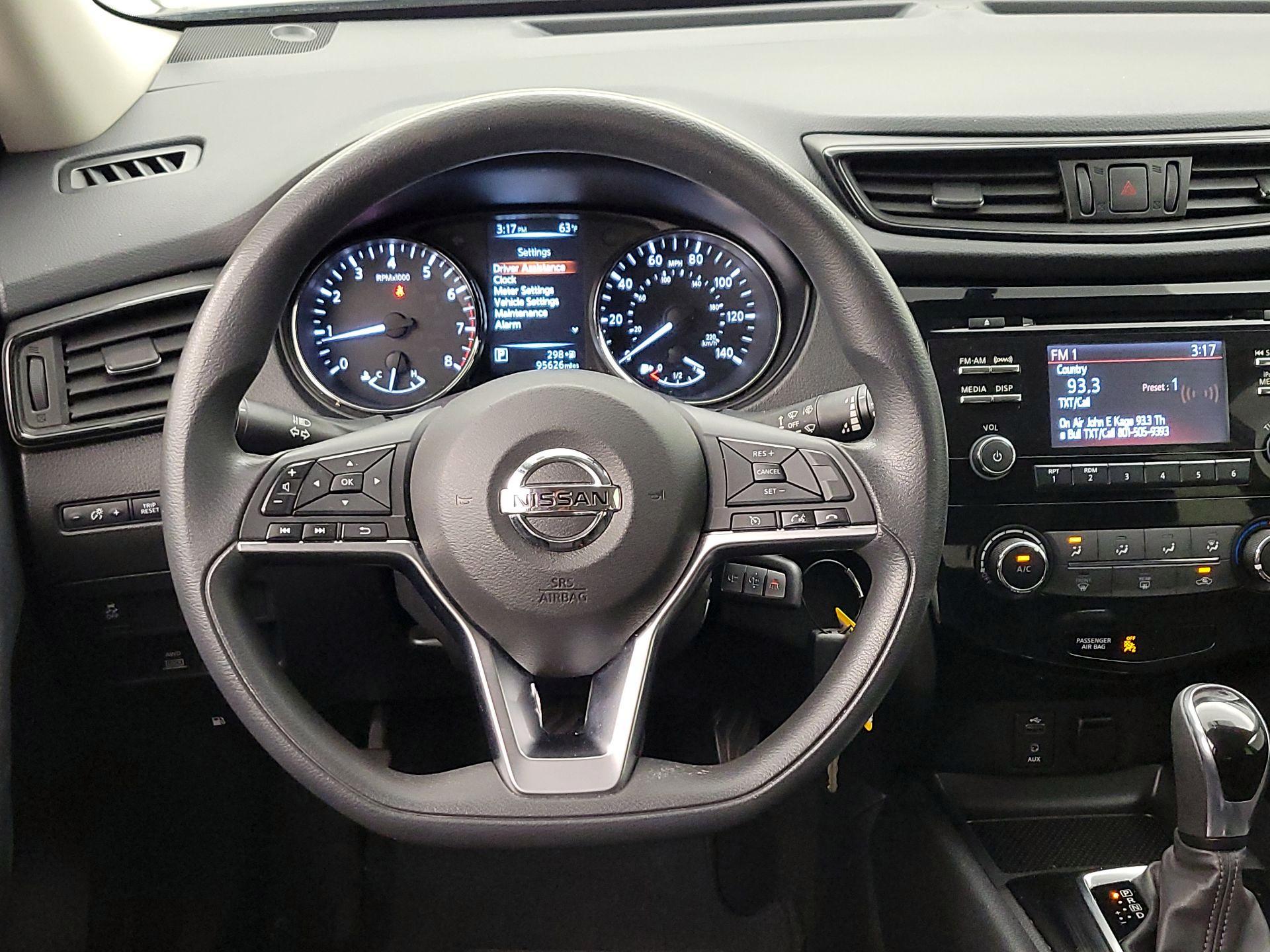 Thumbnail: 2017 Nissan Rogue - 10