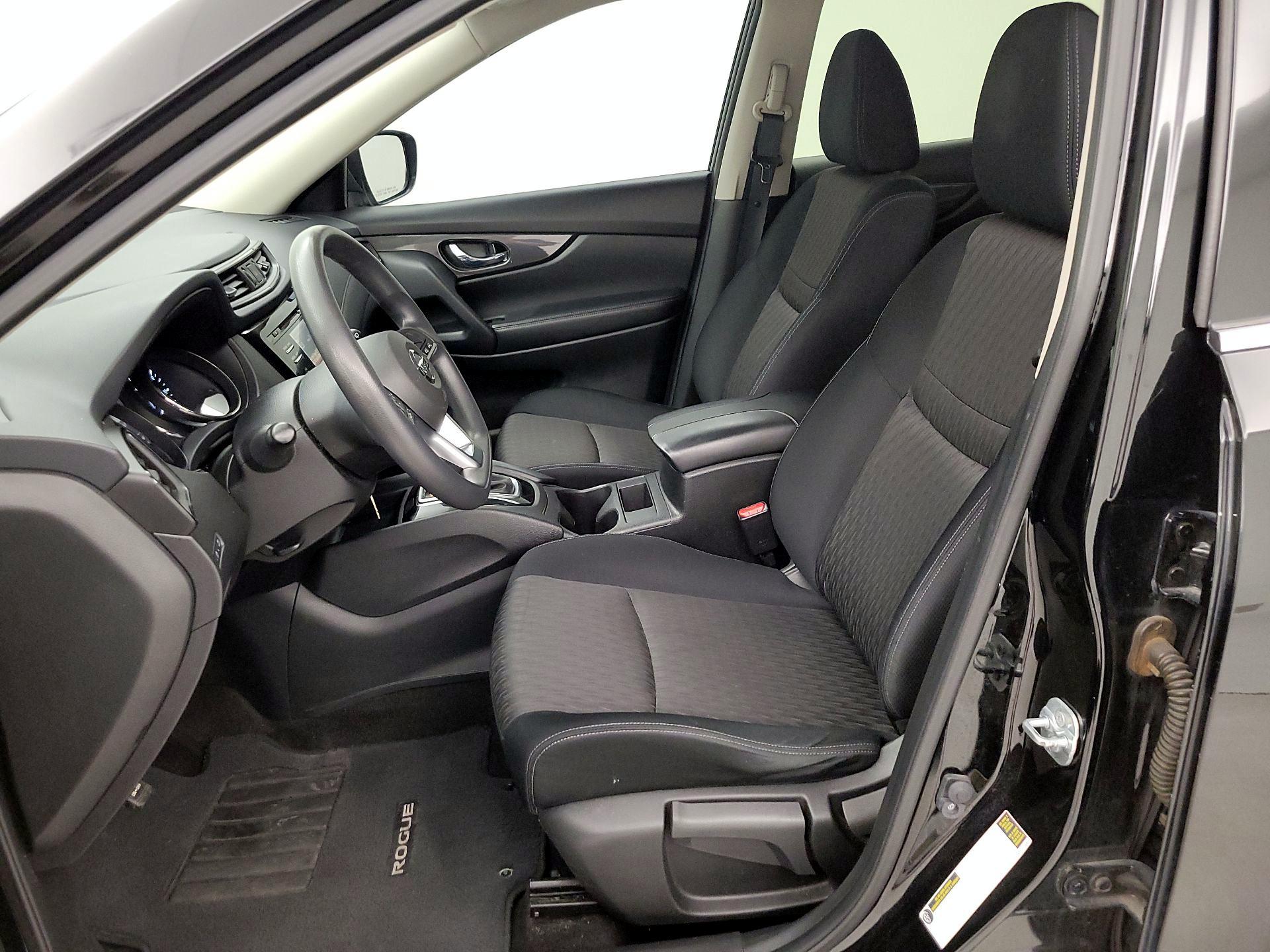 Thumbnail: 2017 Nissan Rogue - 11