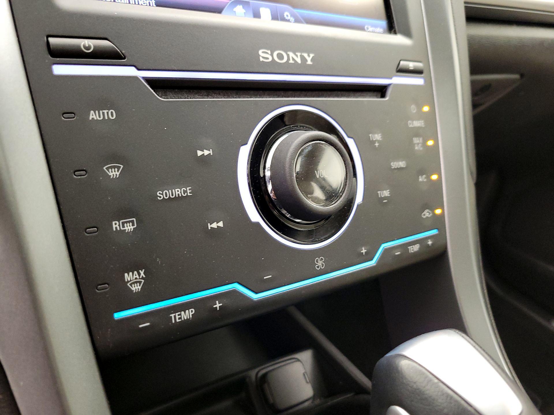 Thumbnail: 2015 Ford Fusion - 16