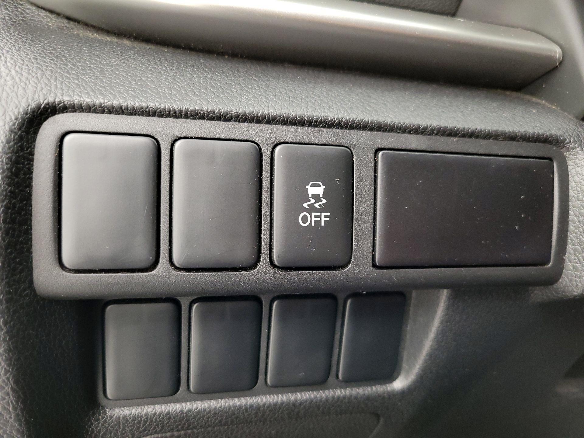 Thumbnail: 2019 Mitsubishi Eclipse Cross - 13