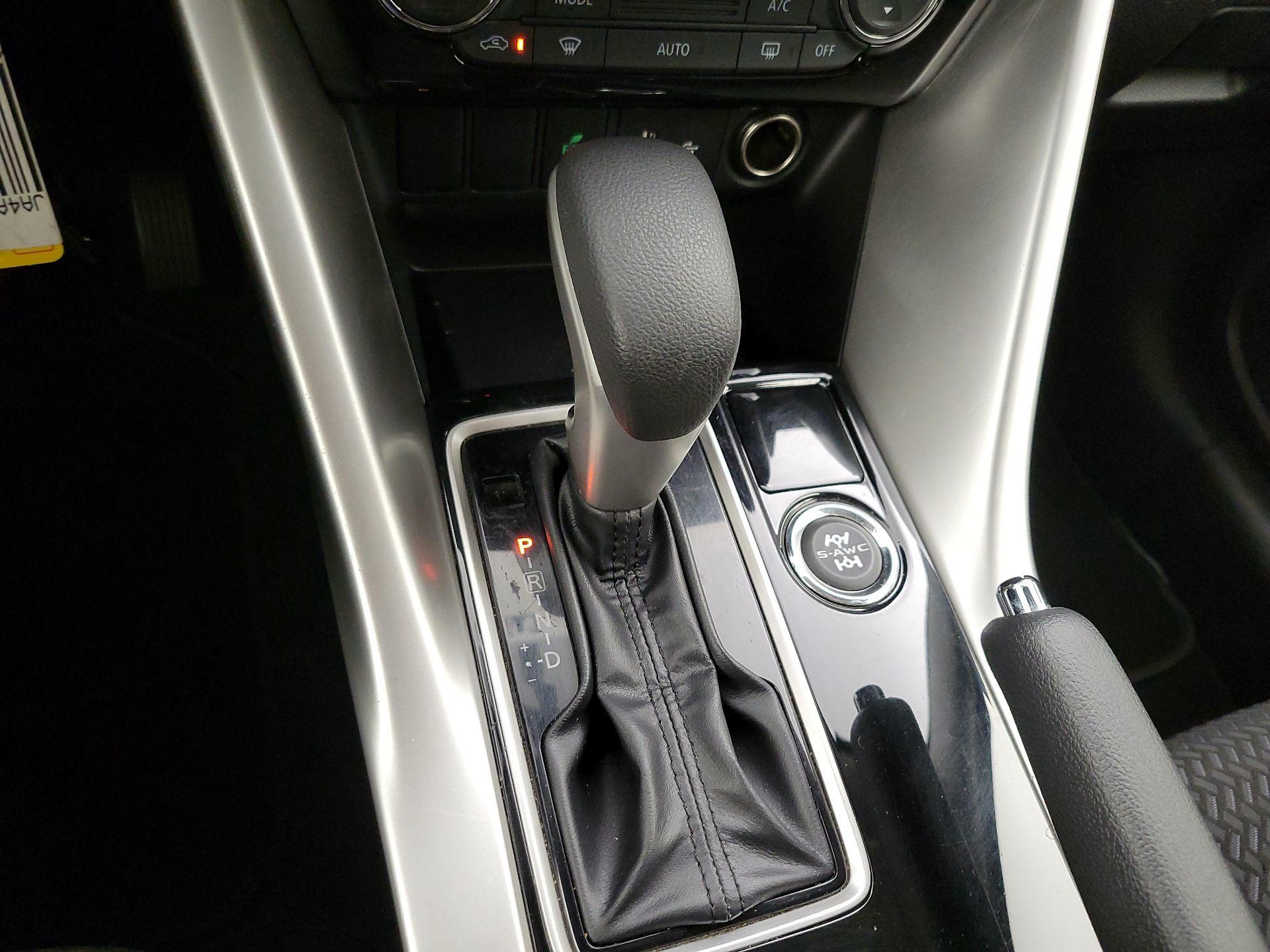 Thumbnail: 2019 Mitsubishi Eclipse Cross - 17