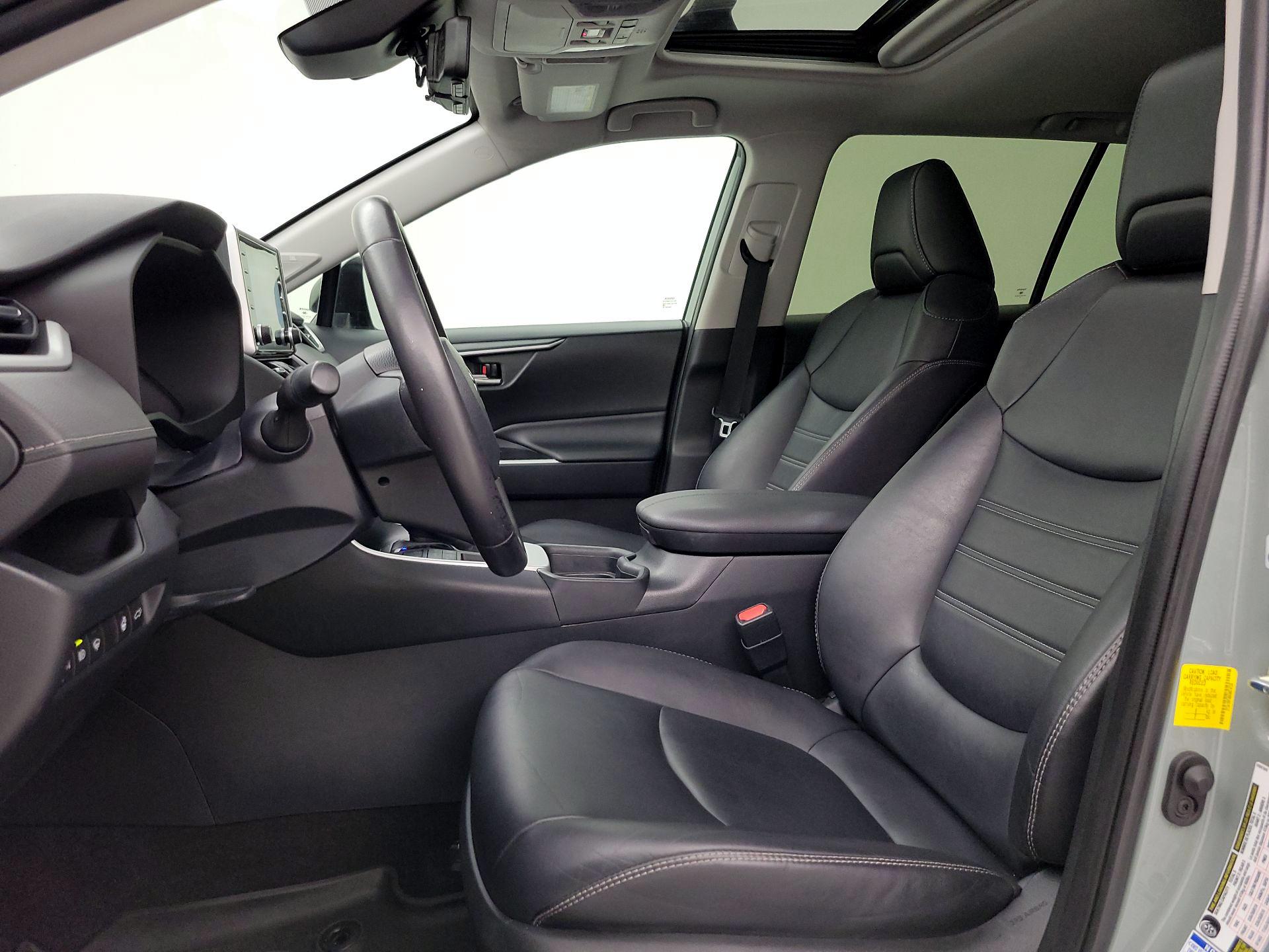 Thumbnail: 2019 Toyota RAV4 - 11