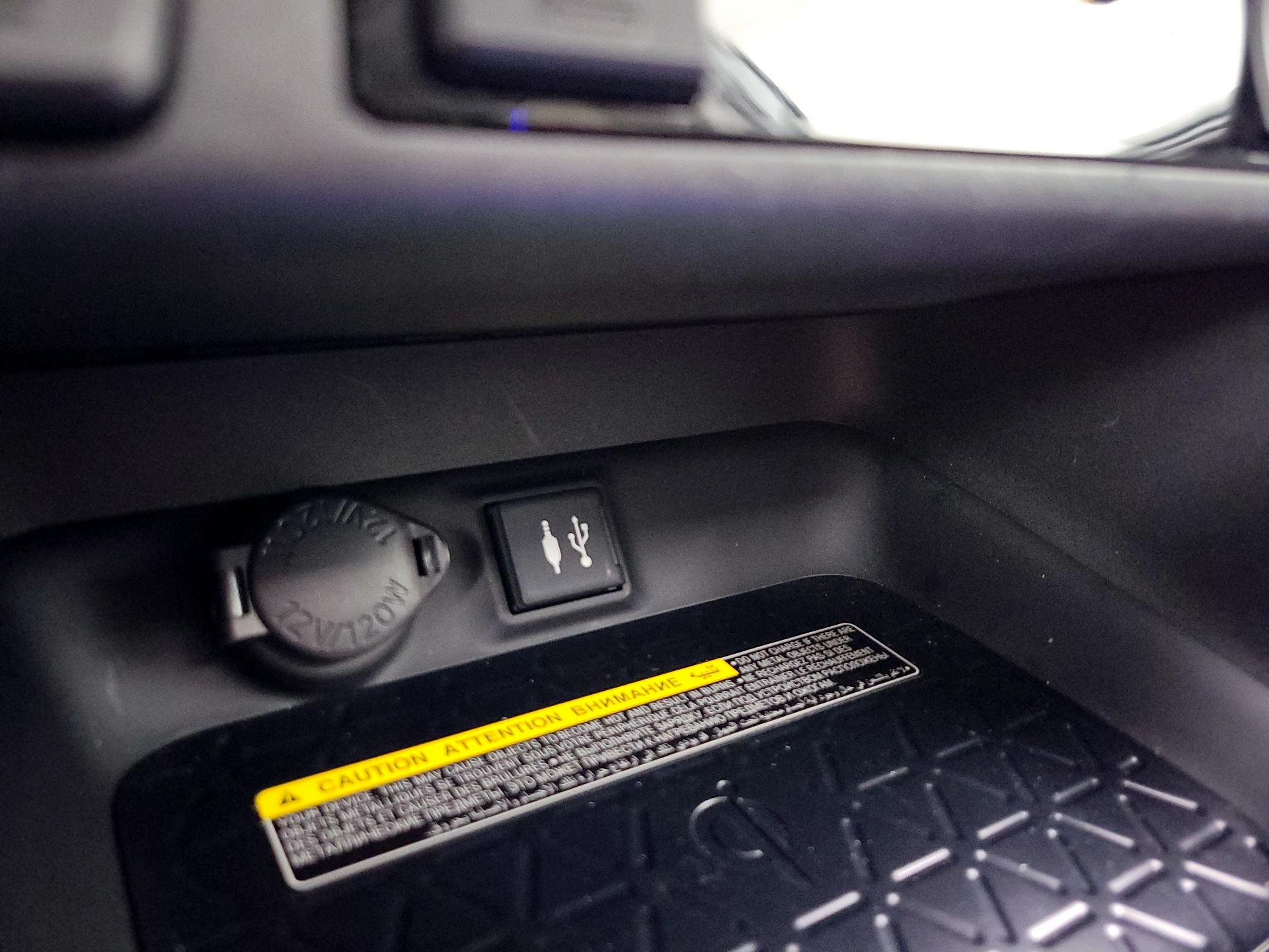 Thumbnail: 2019 Toyota RAV4 - 18