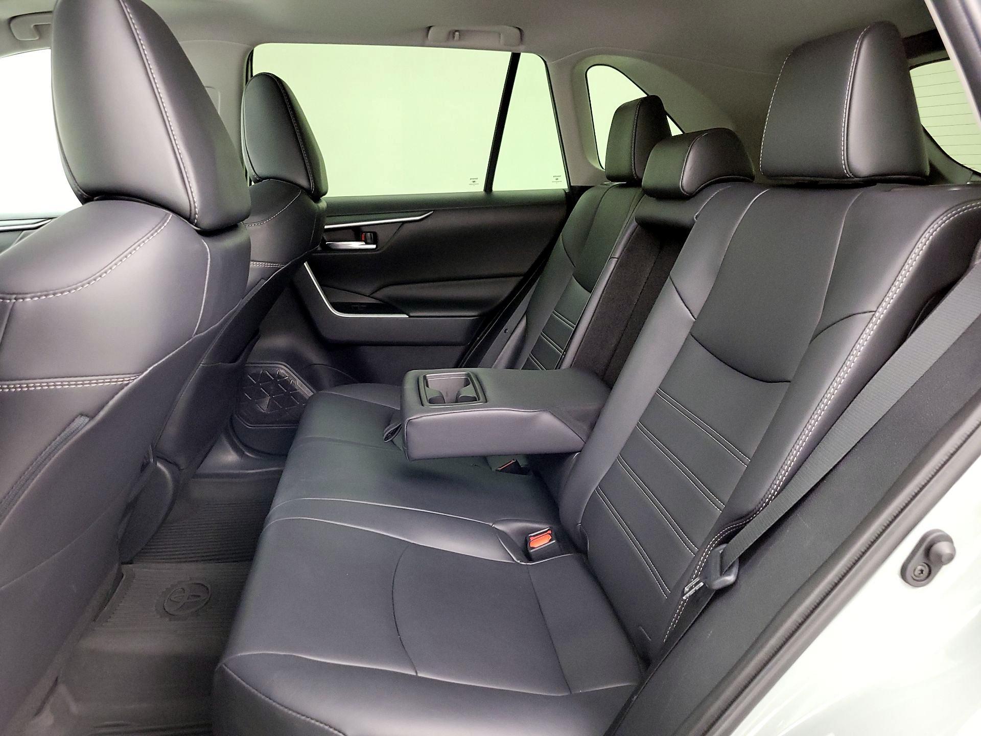 Thumbnail: 2019 Toyota RAV4 - 20