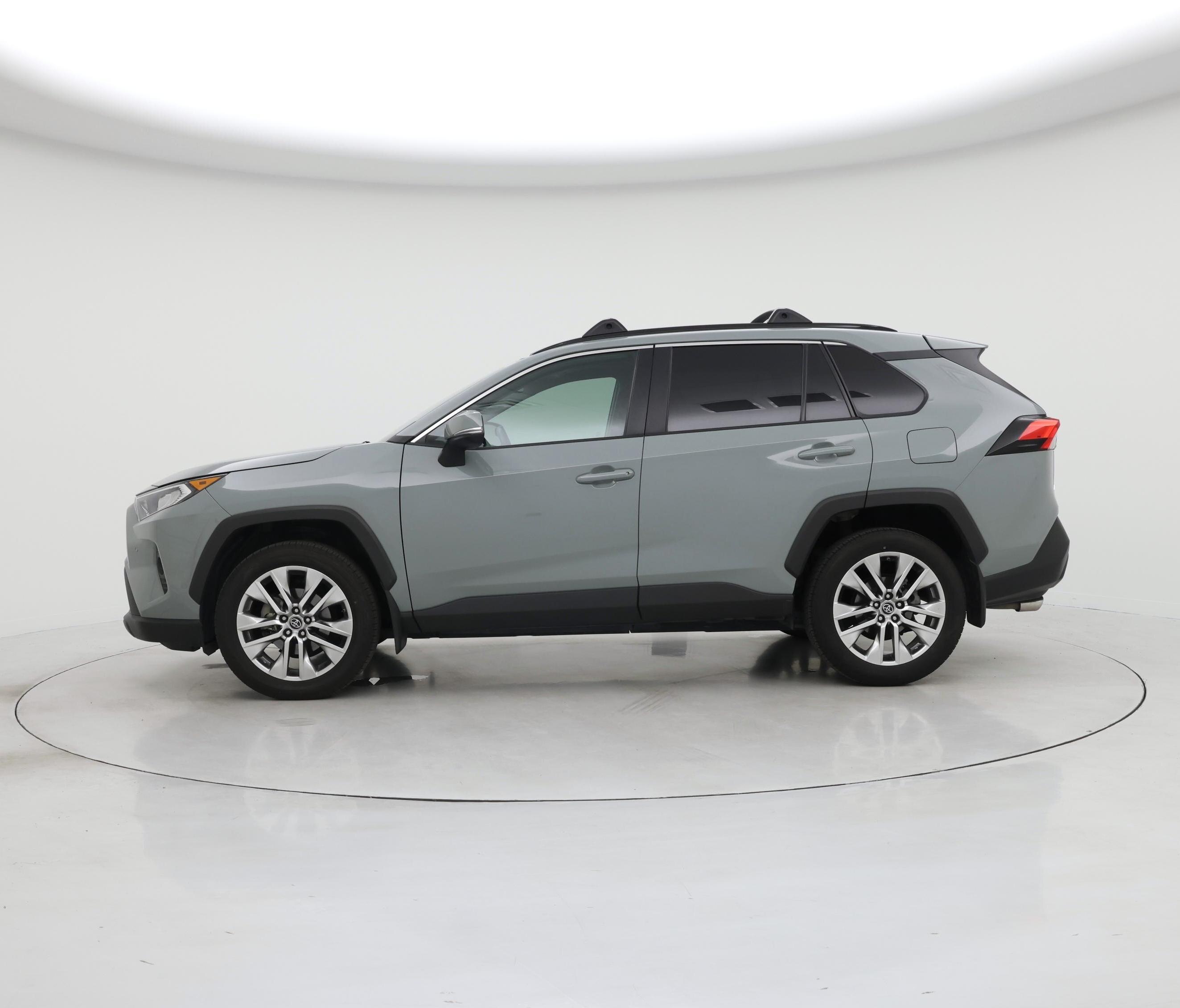 Thumbnail: 2019 Toyota RAV4 - 3