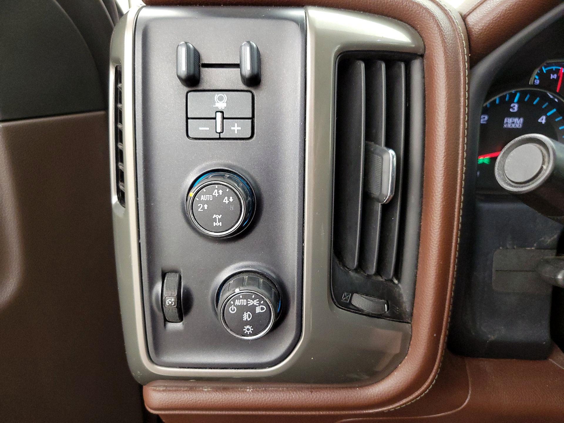 Thumbnail: 2015 Chevrolet Silverado 1500 - 13