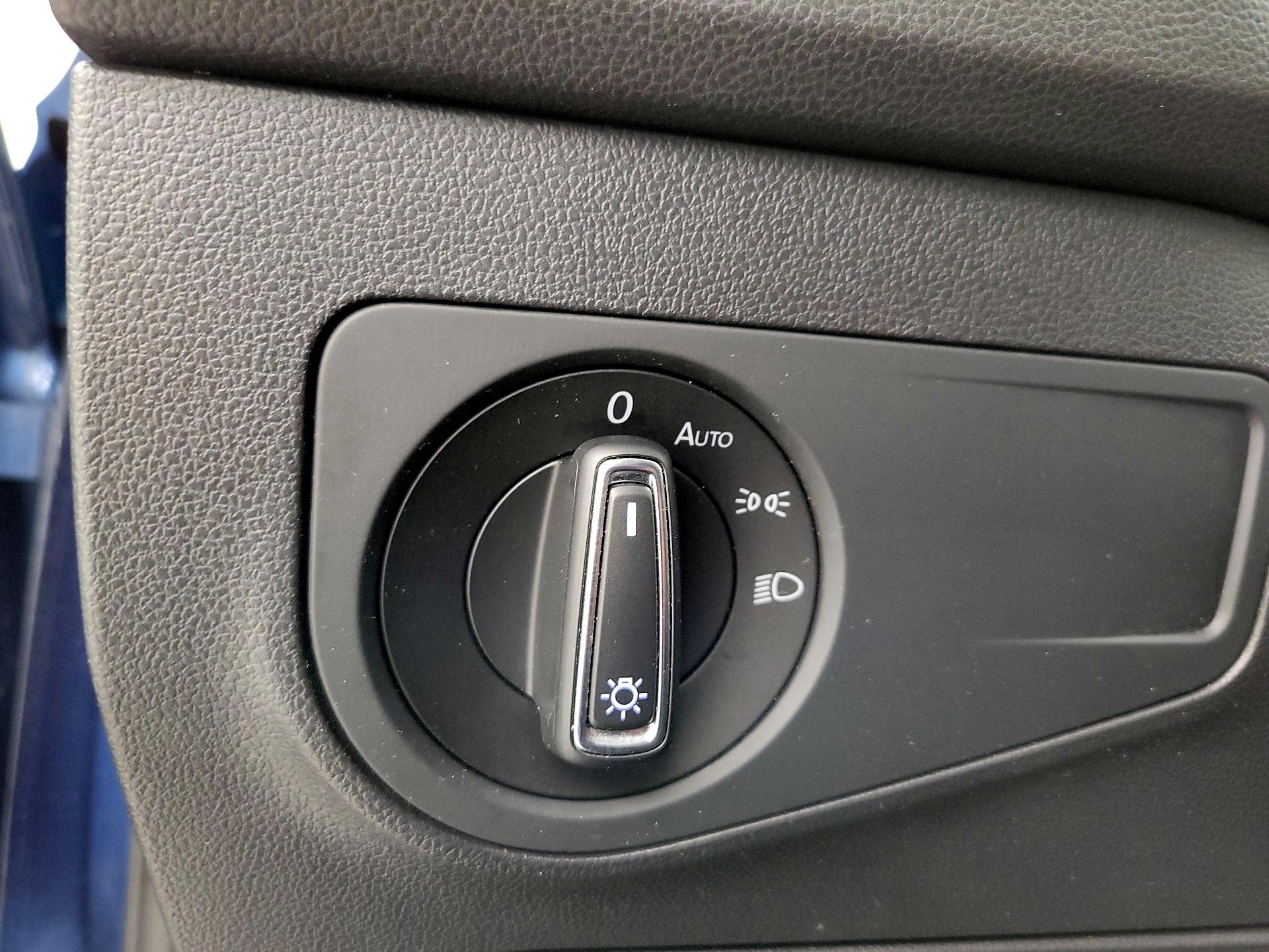 Thumbnail: 2019 Volkswagen Tiguan - 13