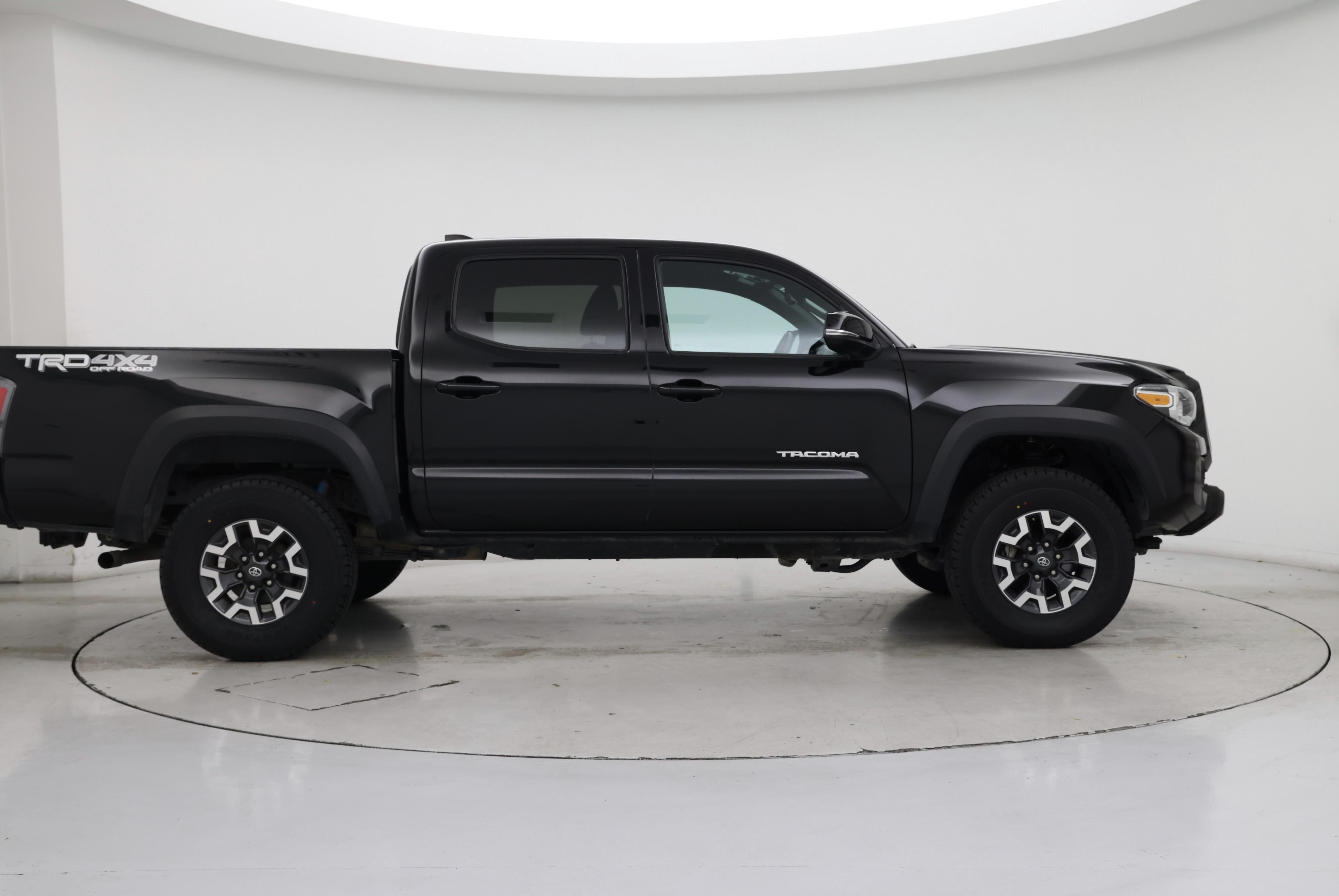 Thumbnail: 2023 Toyota Tacoma - 7