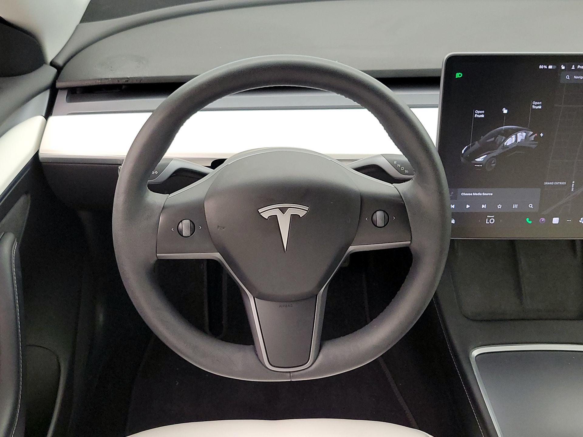 Thumbnail: 2022 Tesla Model 3 - 10