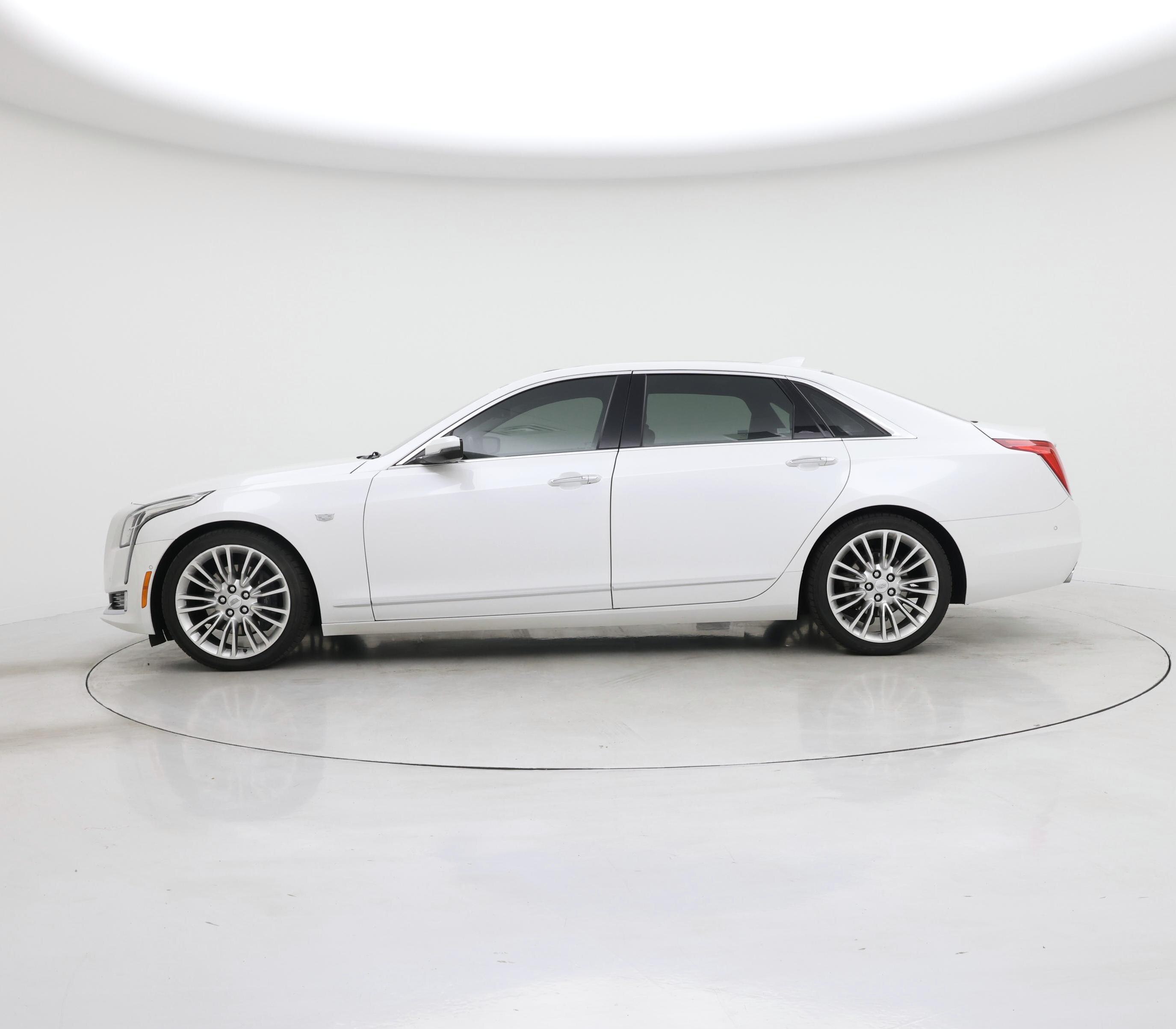 Thumbnail: 2016 Cadillac CT6 - 3