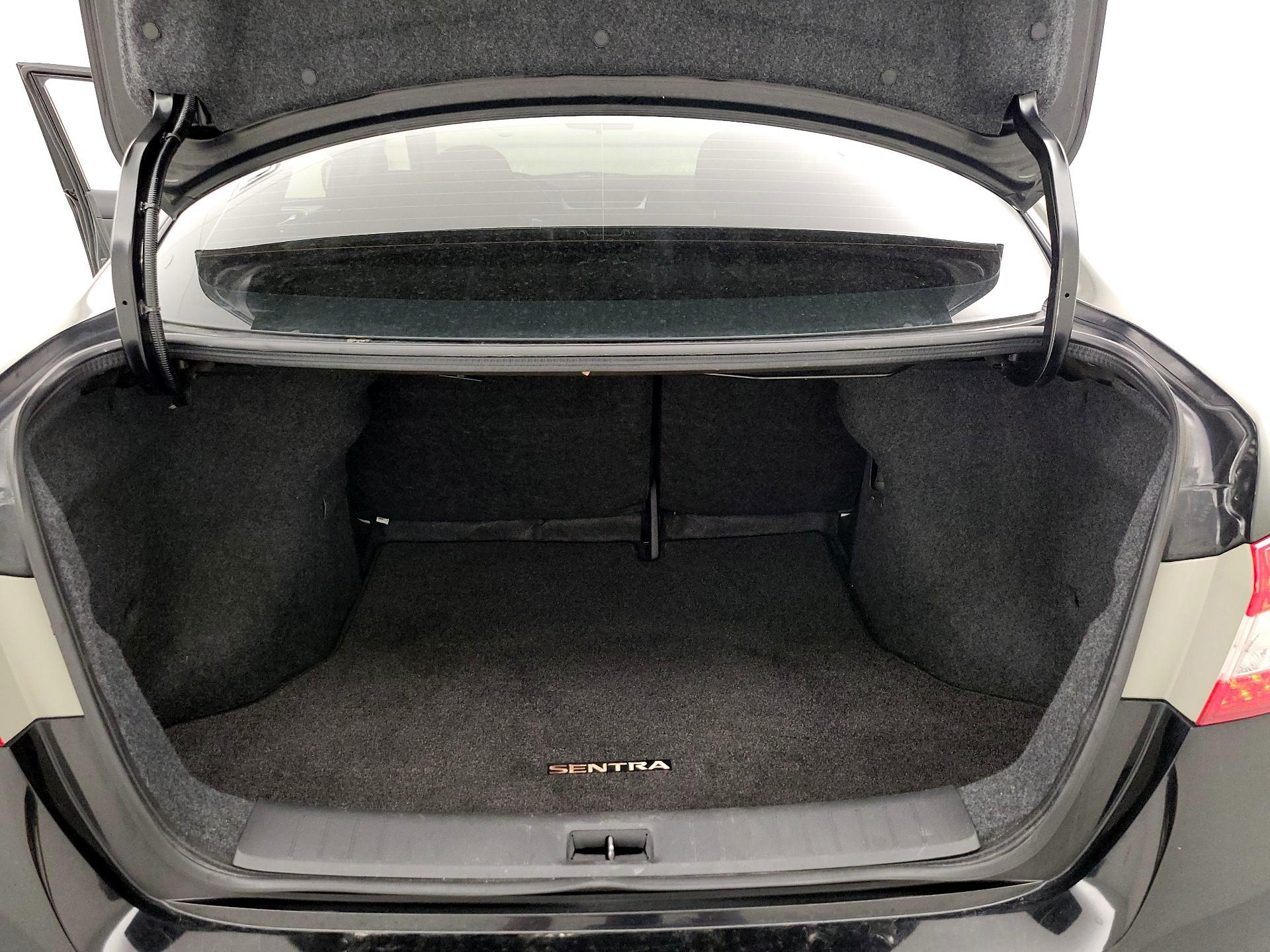 Thumbnail: 2015 Nissan Sentra - 20