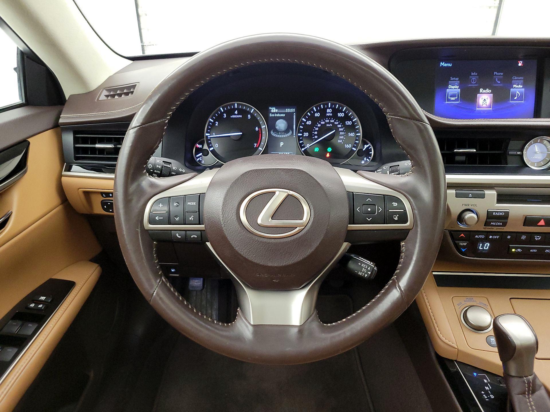 Thumbnail: 2016 Lexus ES - 10