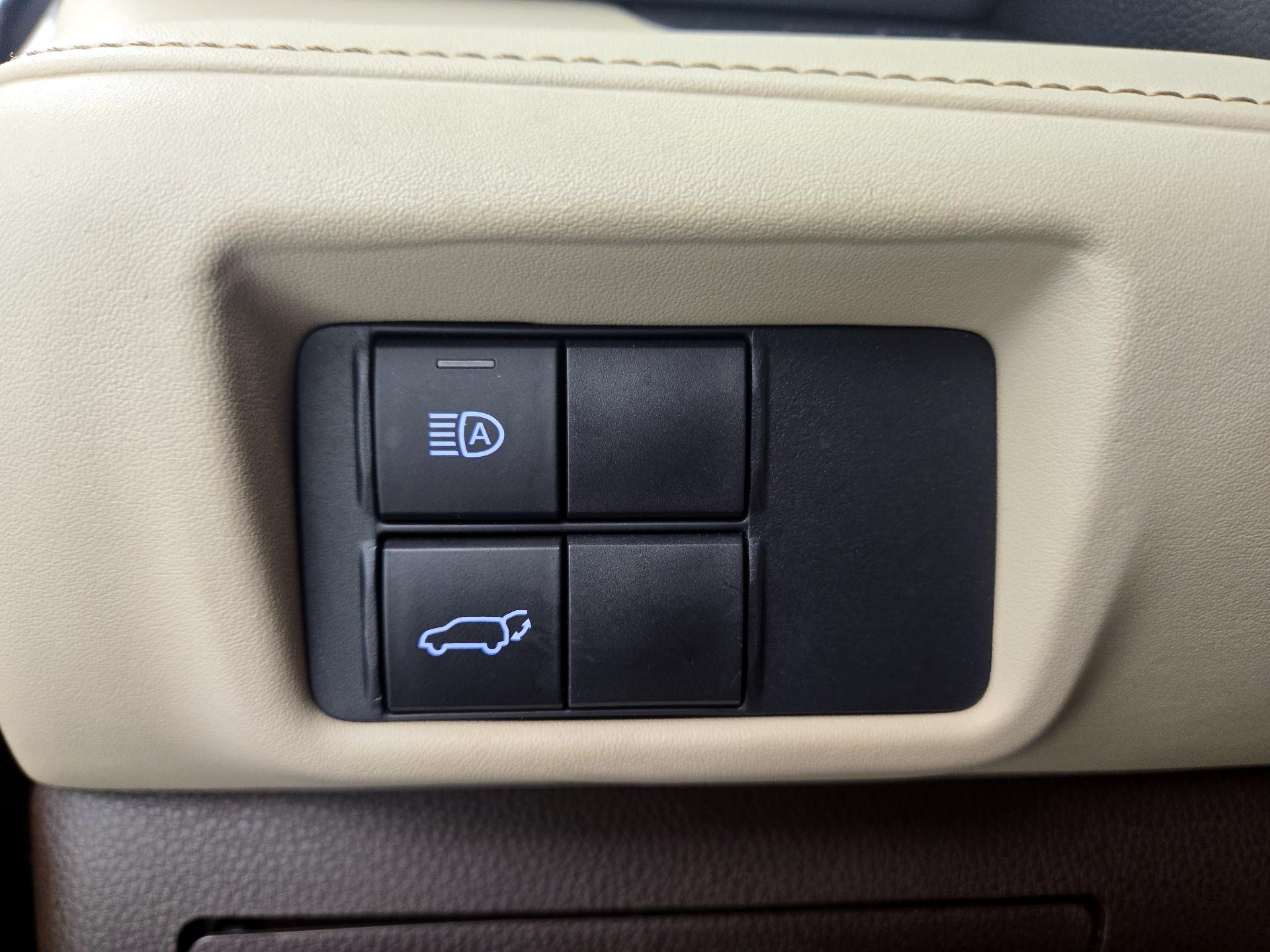 Thumbnail: 2021 Toyota Highlander - 13