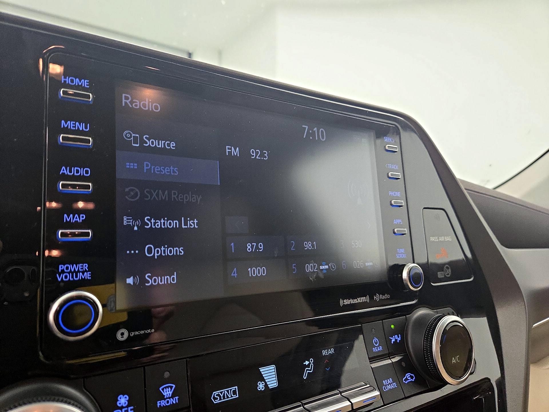 Thumbnail: 2021 Toyota Highlander - 15