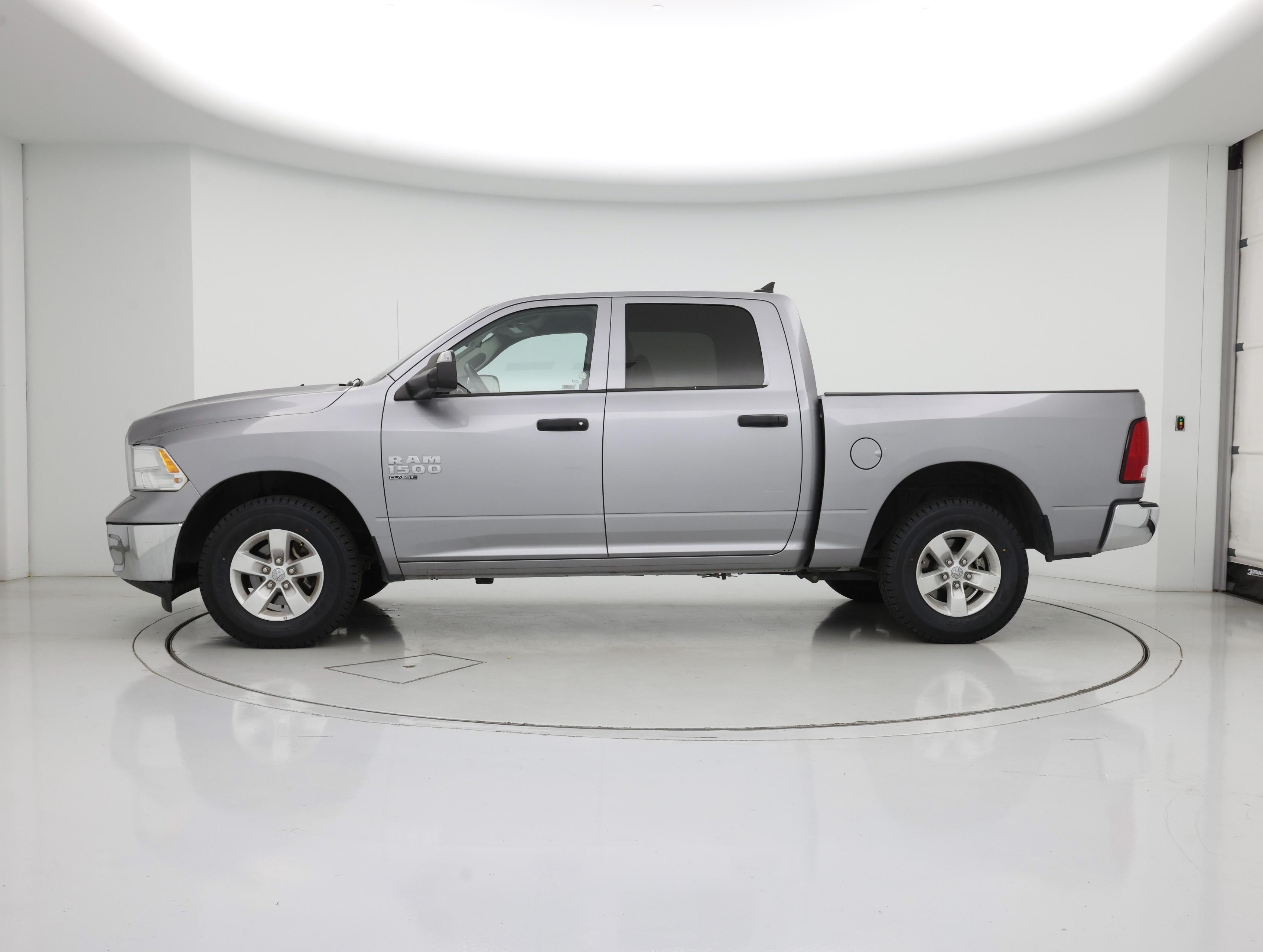 Thumbnail: 2023 RAM 1500 Classic - 3