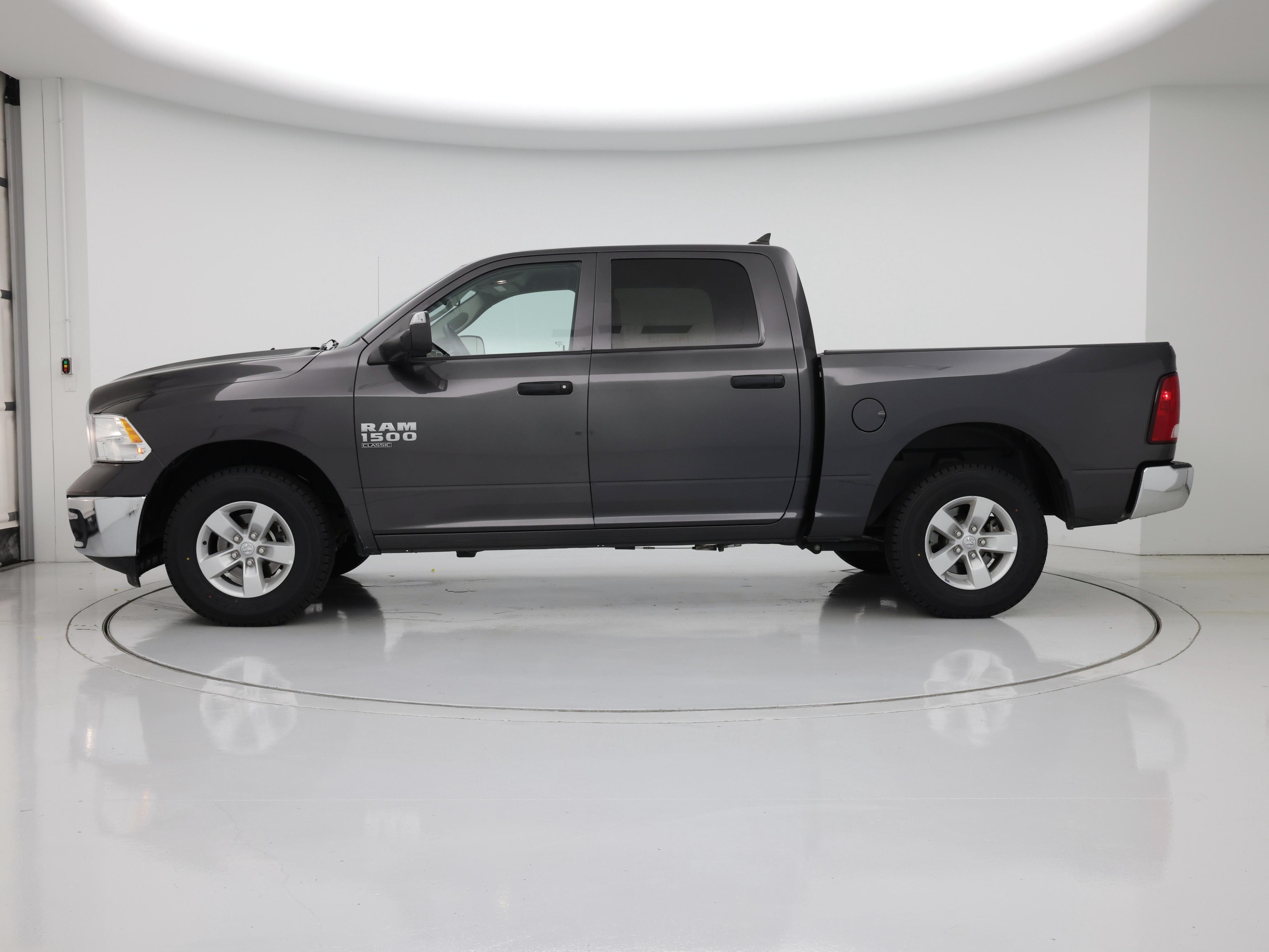 Thumbnail: 2023 RAM 1500 Classic - 3