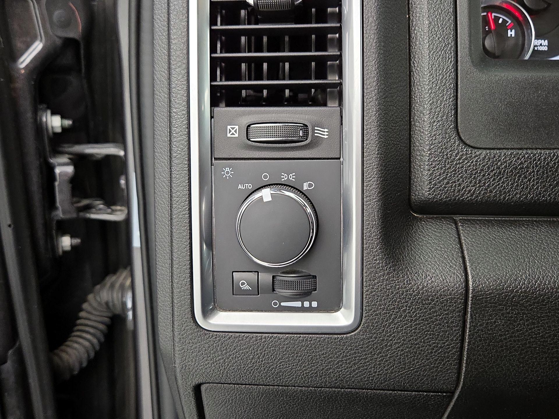 Thumbnail: 2023 RAM 1500 Classic - 13