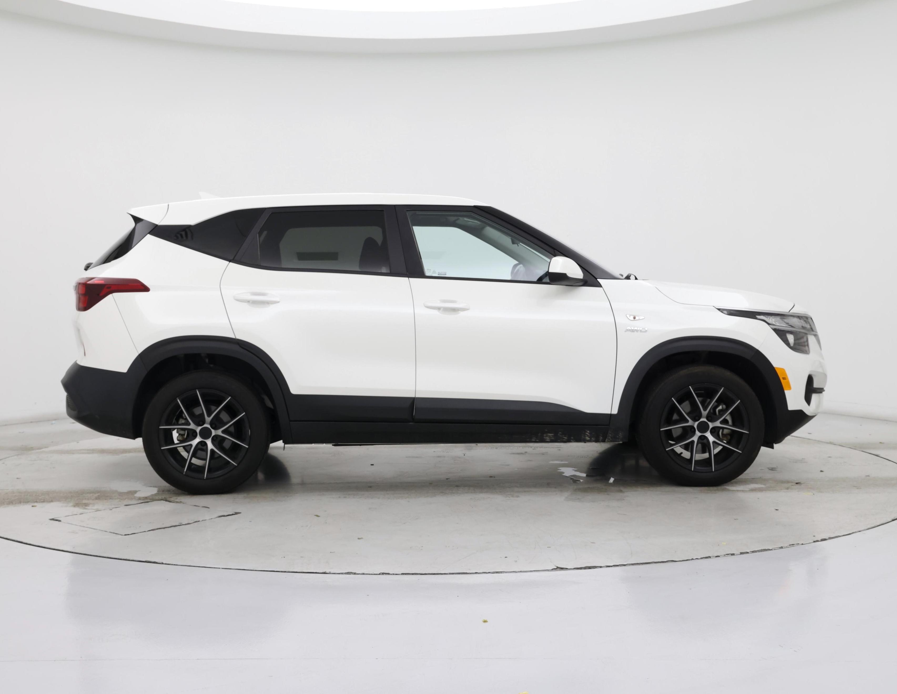 Thumbnail: 2021 Kia Seltos - 7