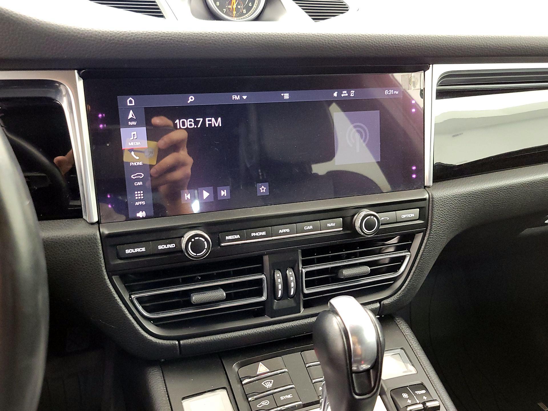 Thumbnail: 2019 Porsche Macan - 16