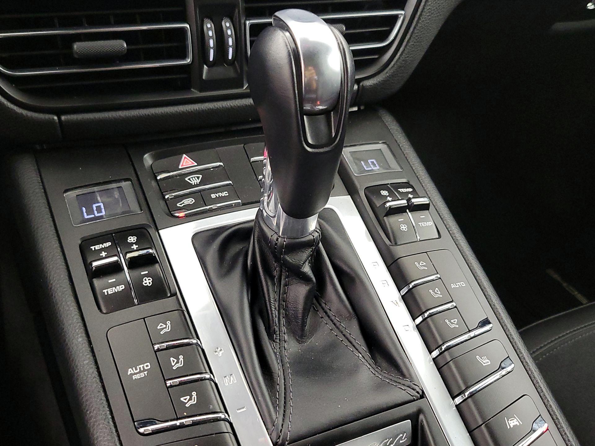 Thumbnail: 2019 Porsche Macan - 17