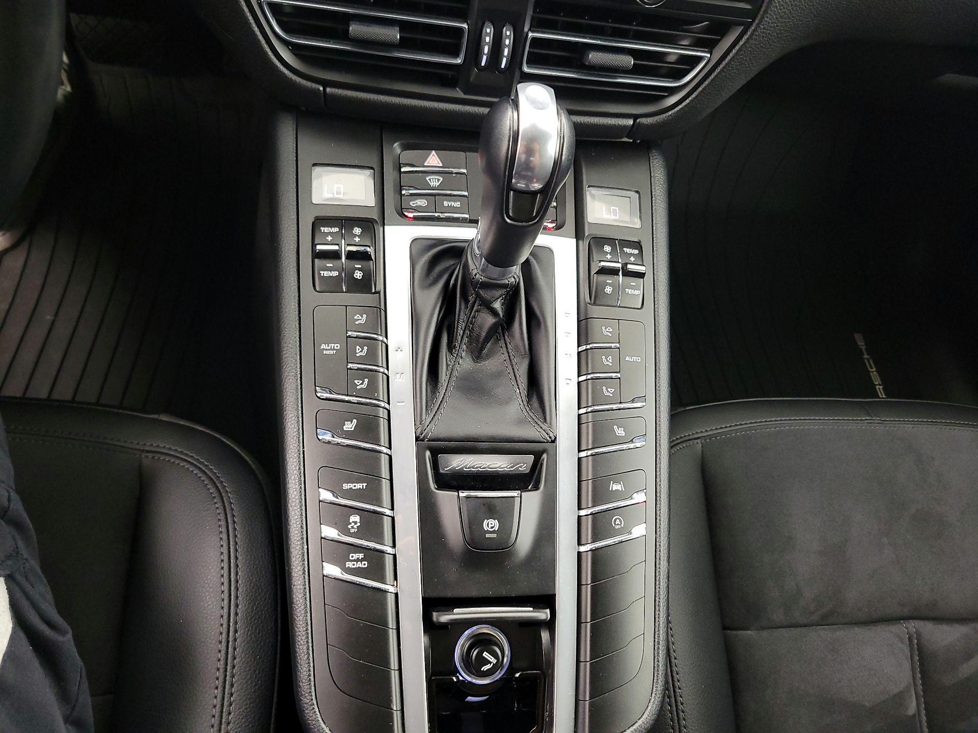 Thumbnail: 2019 Porsche Macan - 18