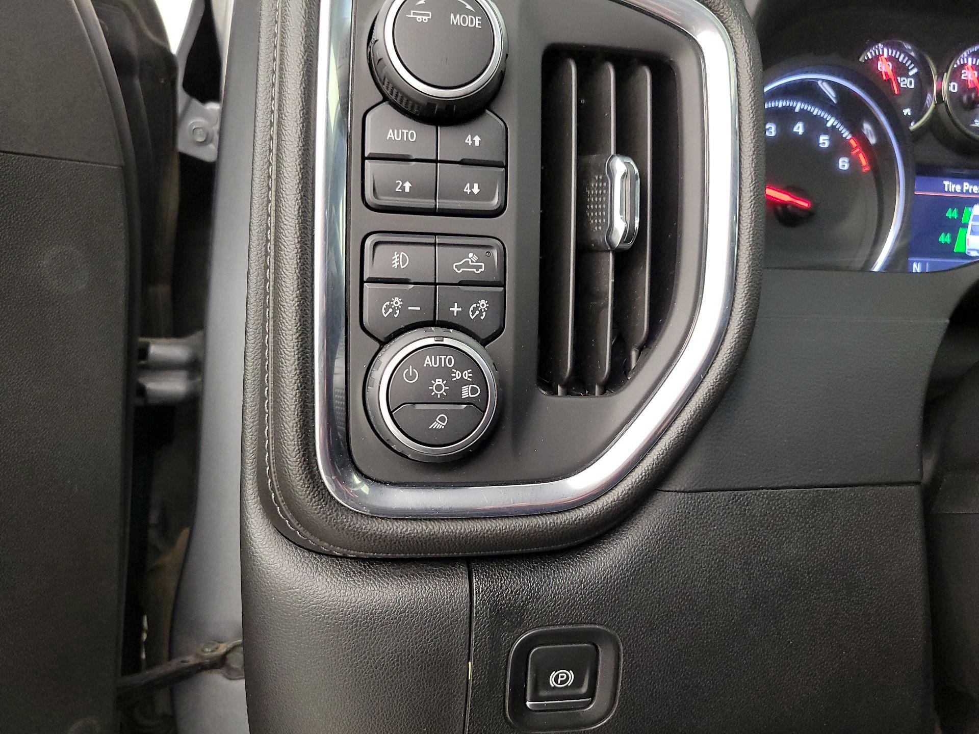 Thumbnail: 2020 Chevrolet Silverado 1500 - 13