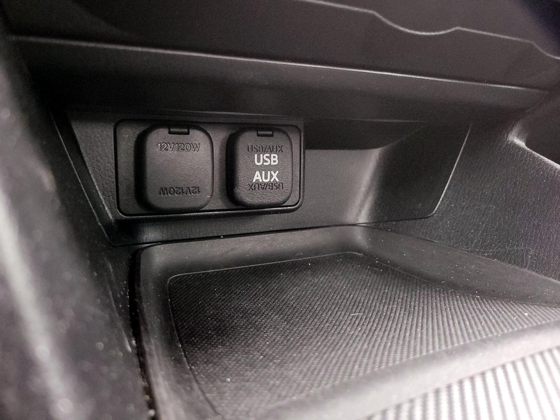 Thumbnail: 2015 Mazda Mazda3 - 17