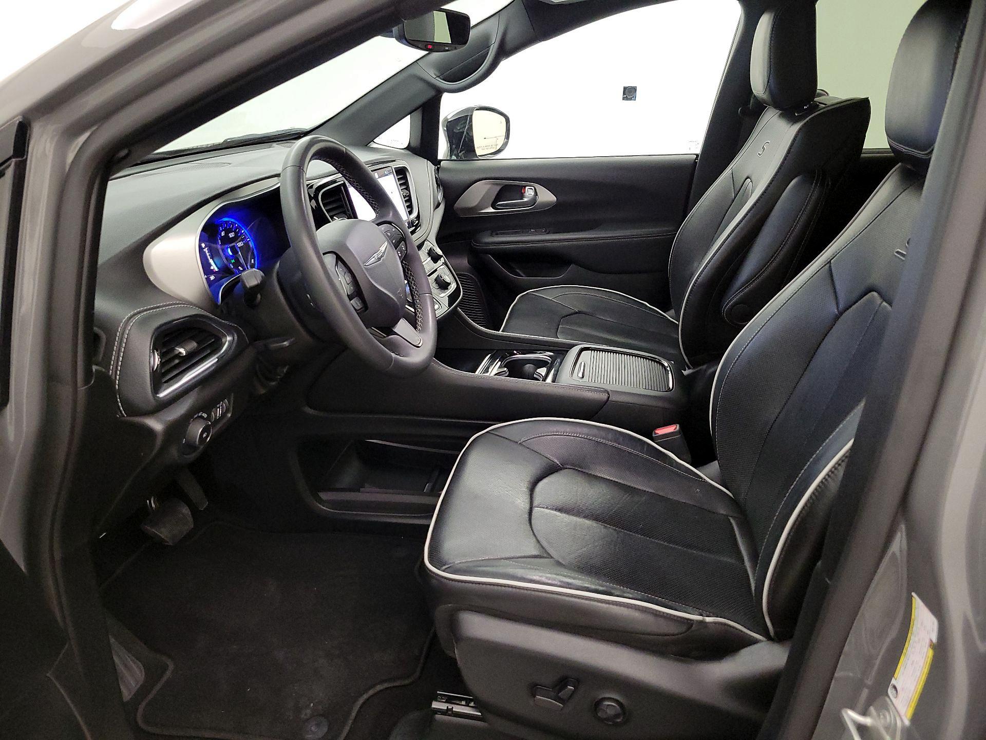 Thumbnail: 2023 Chrysler Pacifica - 11