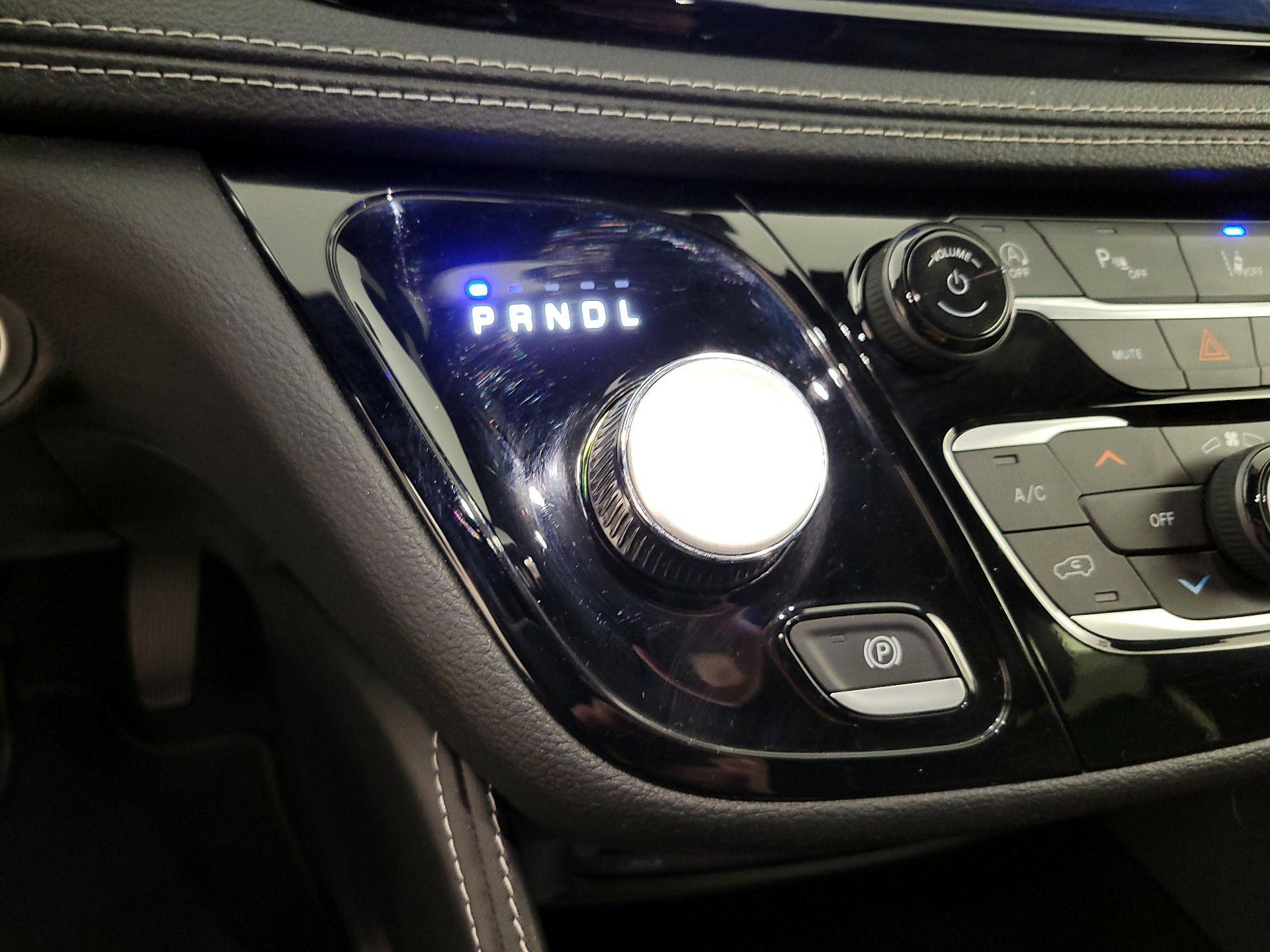 Thumbnail: 2023 Chrysler Pacifica - 18