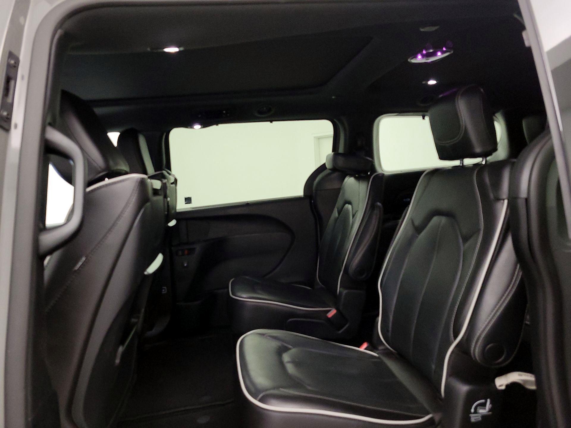 Thumbnail: 2023 Chrysler Pacifica - 20