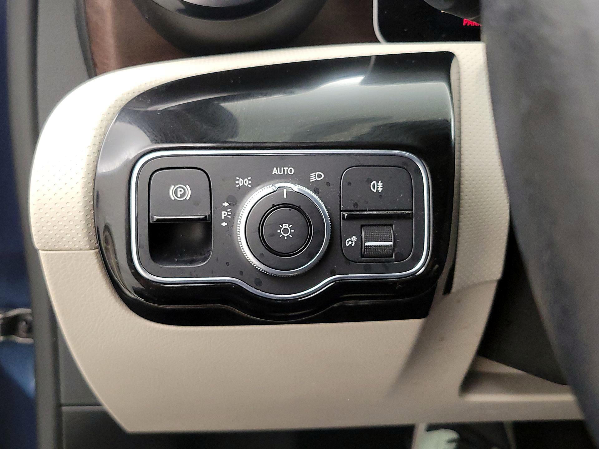 Thumbnail: 2020 Mercedes-Benz A-Class - 13