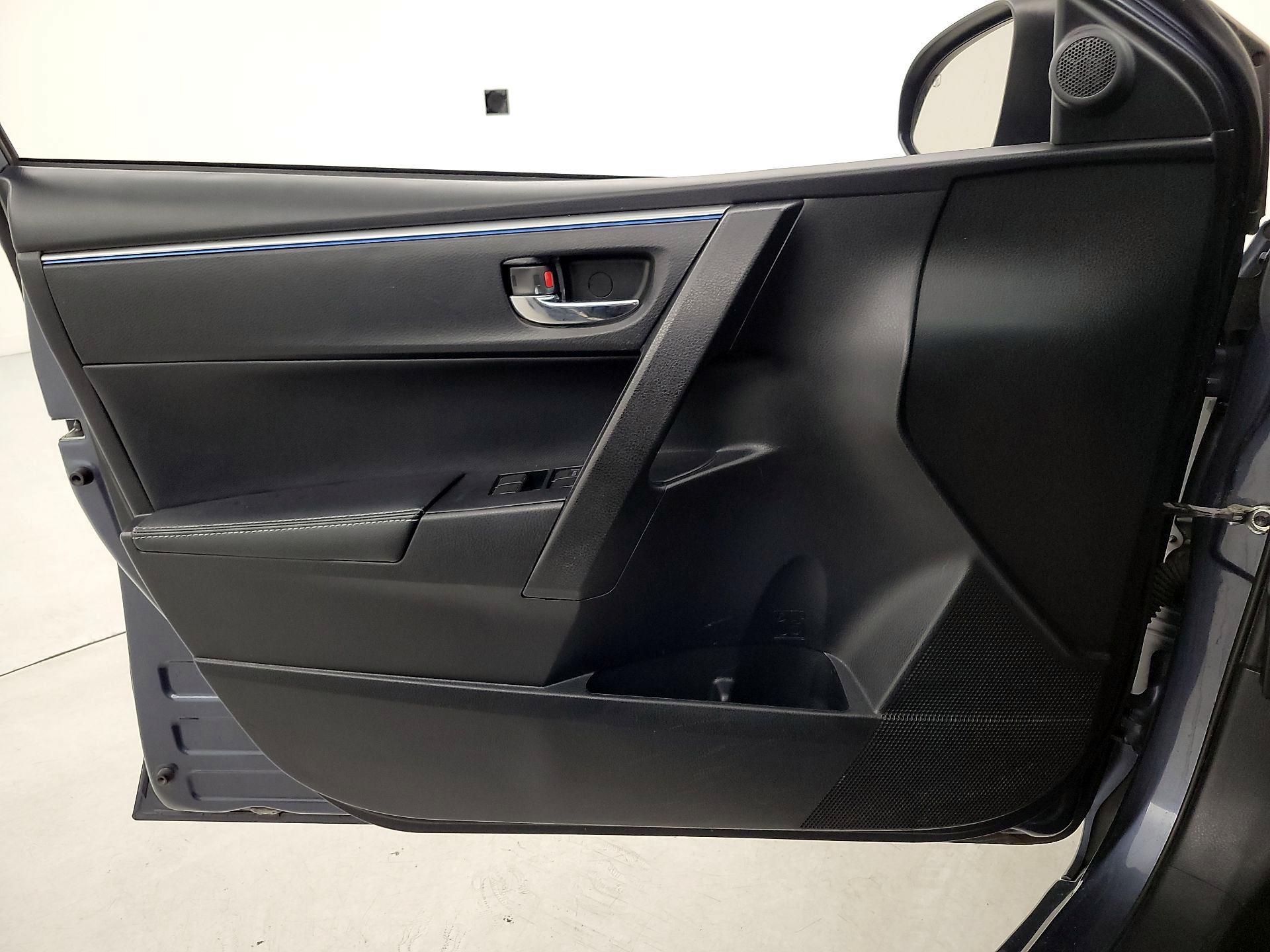 Thumbnail: 2016 Toyota Corolla - 12